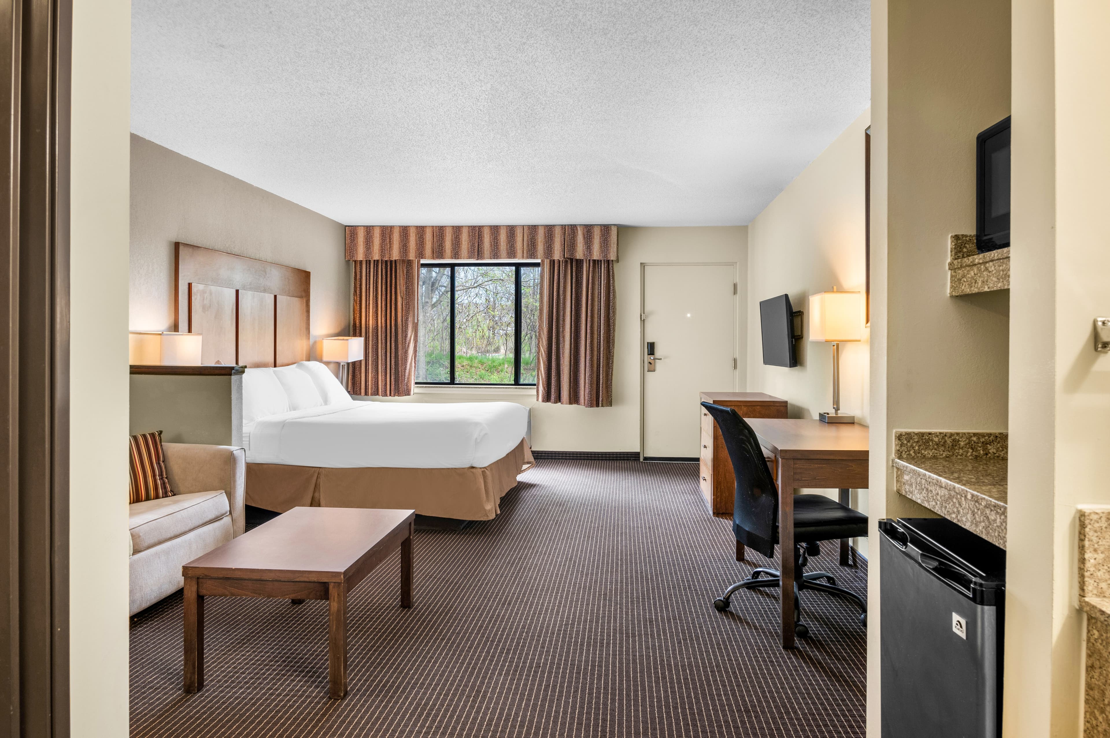 White Pine Inn & Suites — 11