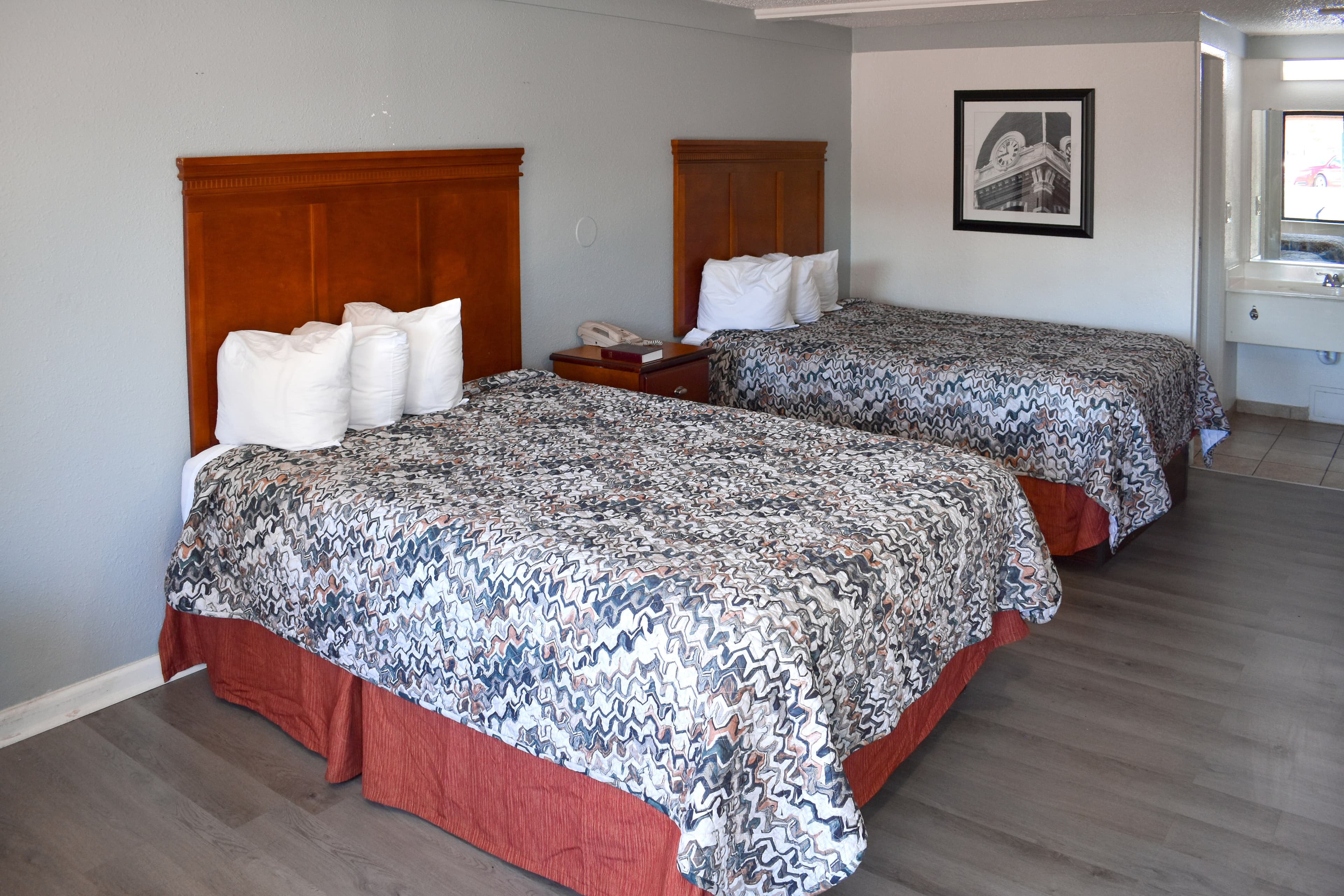 Rodeway Inn Auburn Hills - Detroit - Image 4
