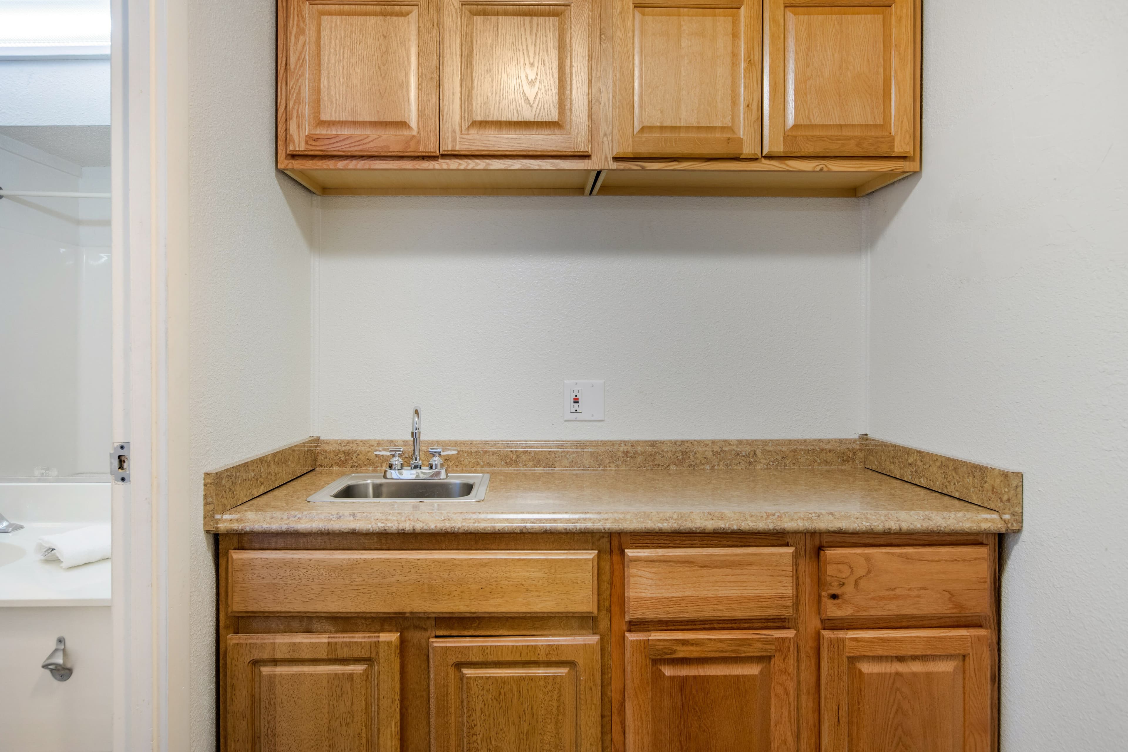 Rodeway Inn Auburn Hills - Detroit — 10