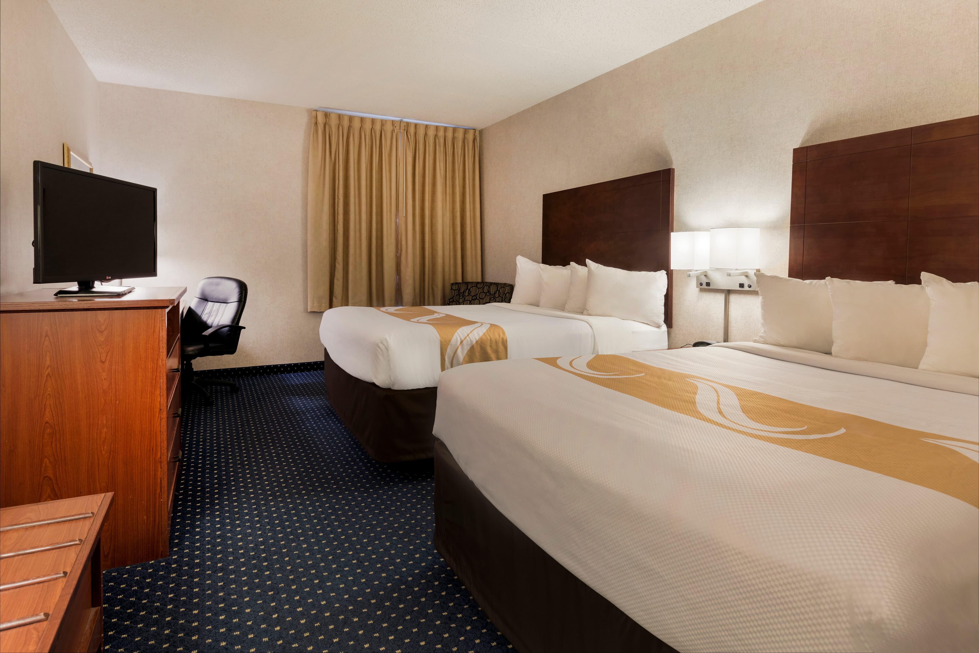 Quality Inn Auburn Hills - Detroit North - Image 2