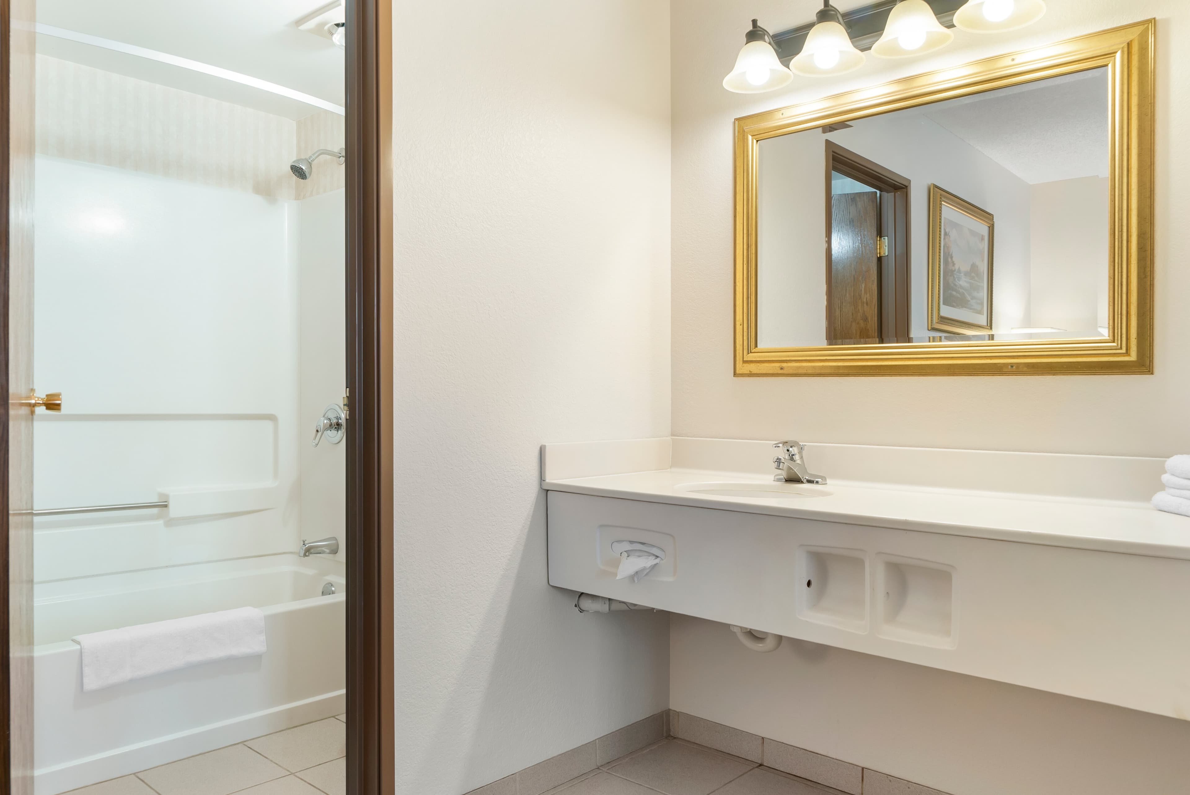 Quality Inn & Suites Manistique — 14