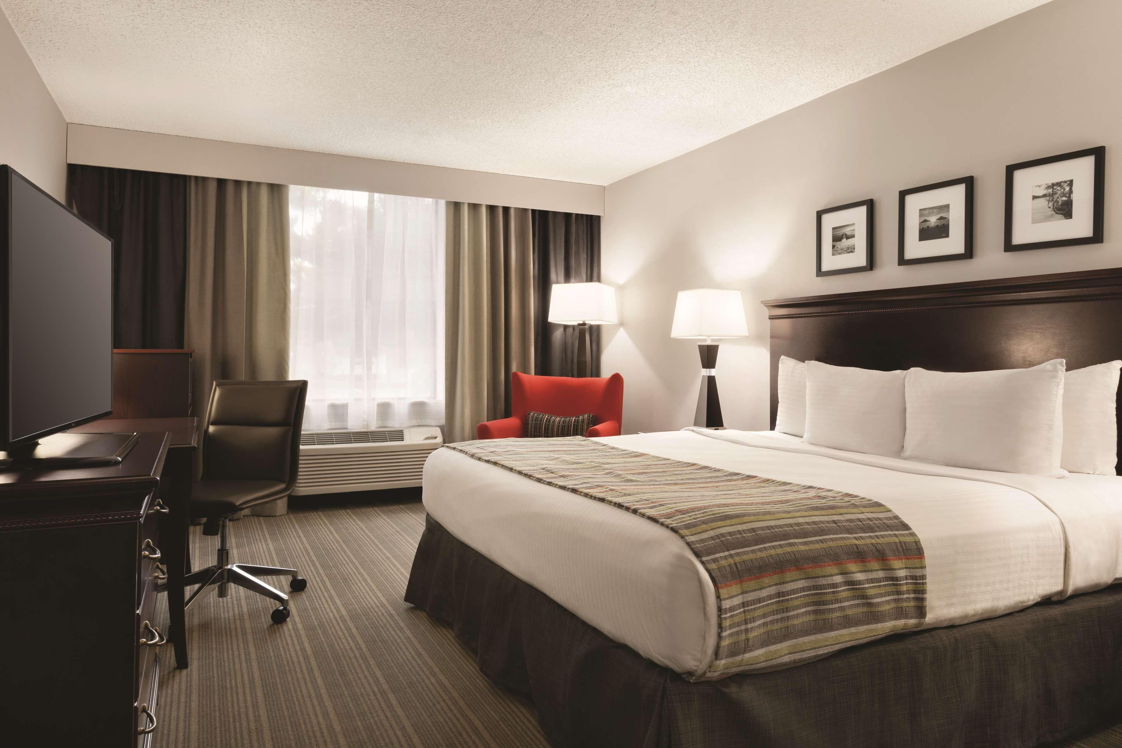 Country Inn & Suites by Radisson, Traverse City, MI — 2