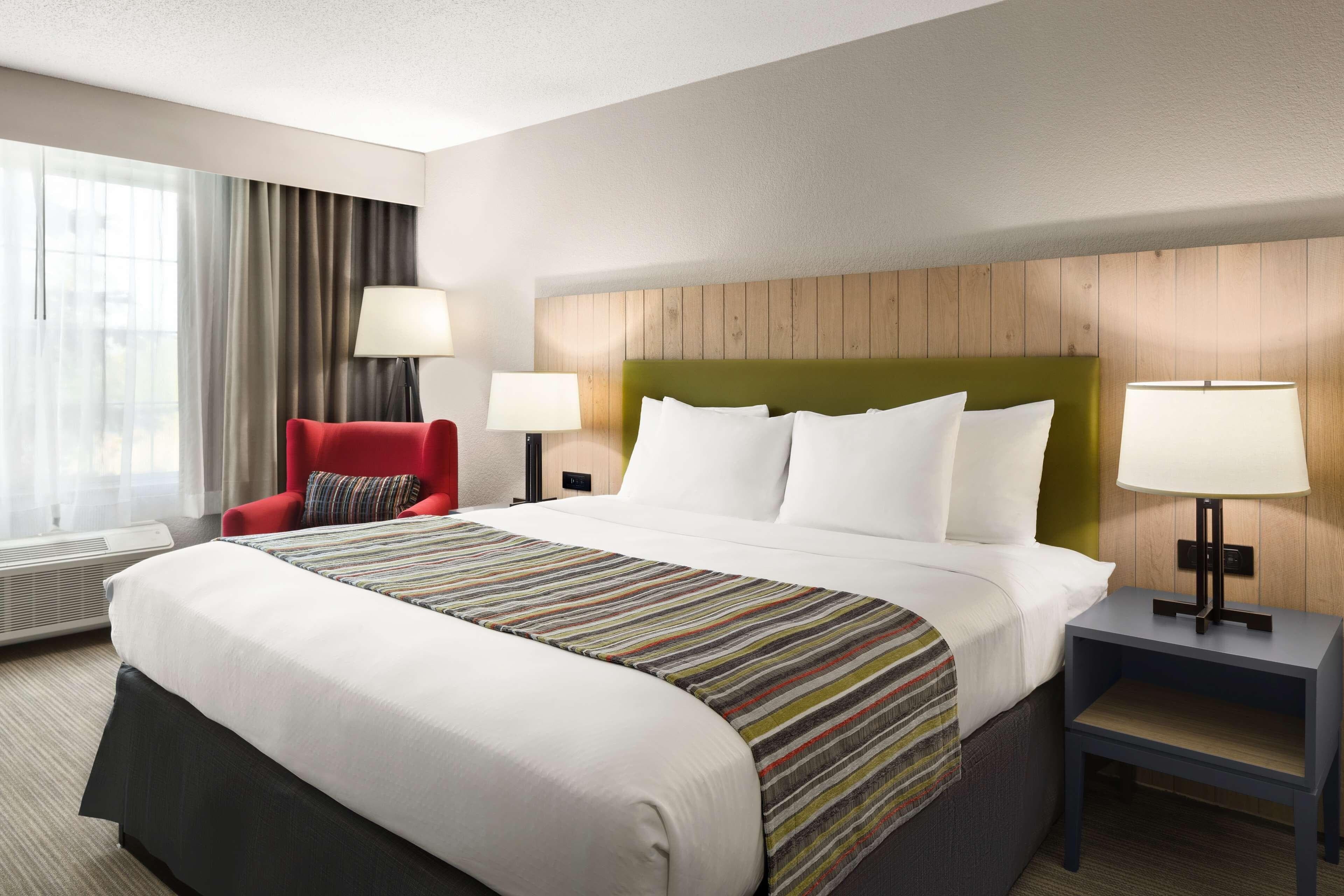 Country Inn & Suites by Radisson, Novi, MI - Image 2