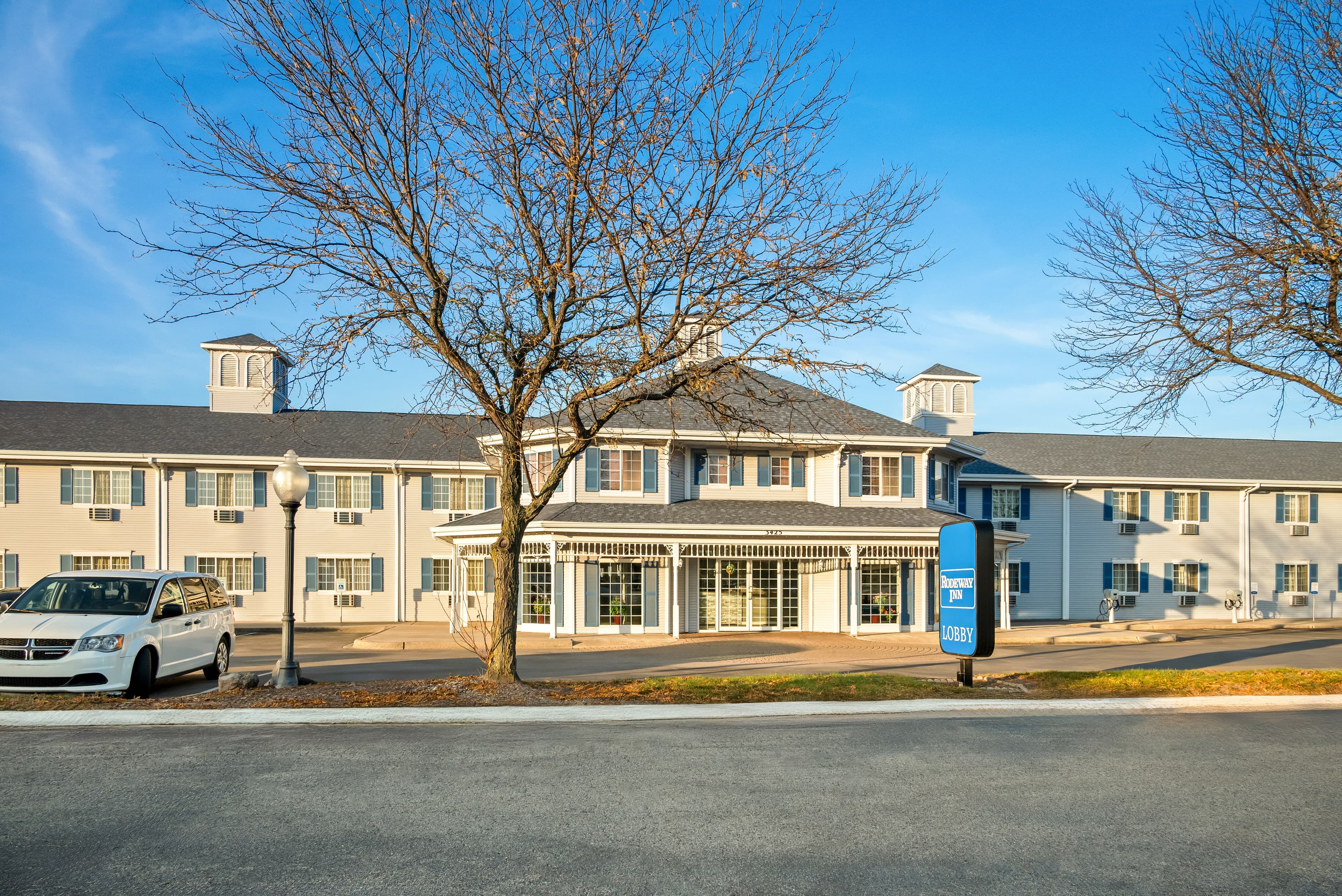 Rodeway Inn Grandville - Grand Rapids - Image 1