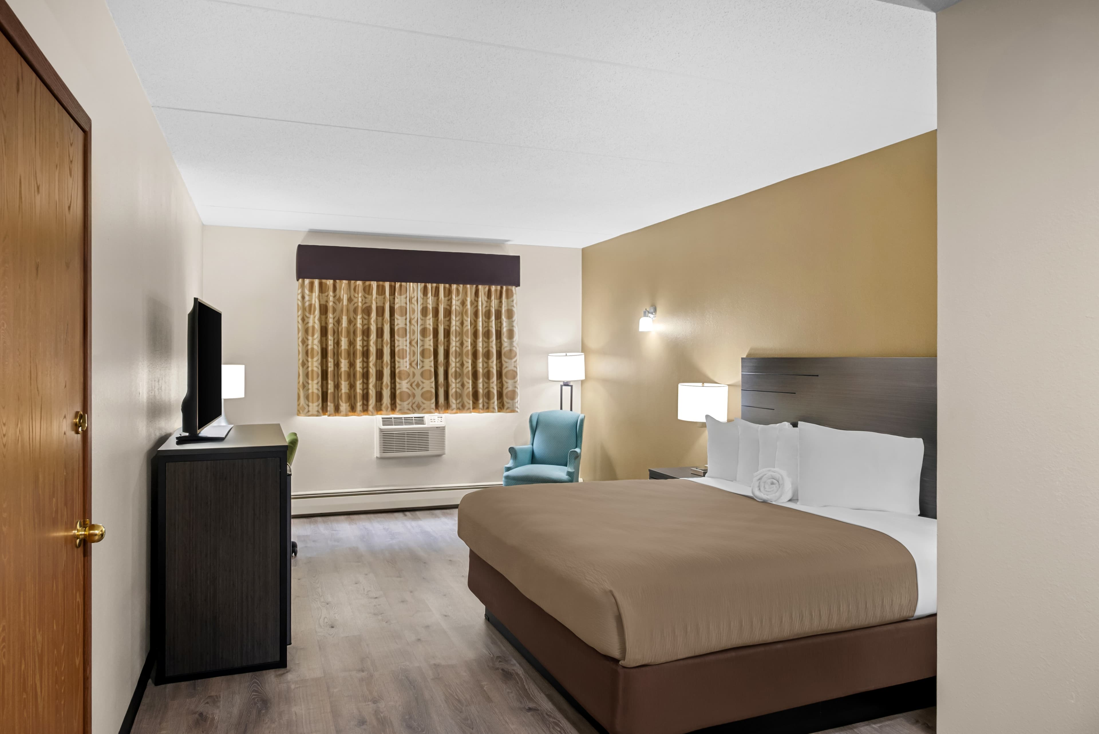 Rodeway Inn Grandville - Grand Rapids - Image 2
