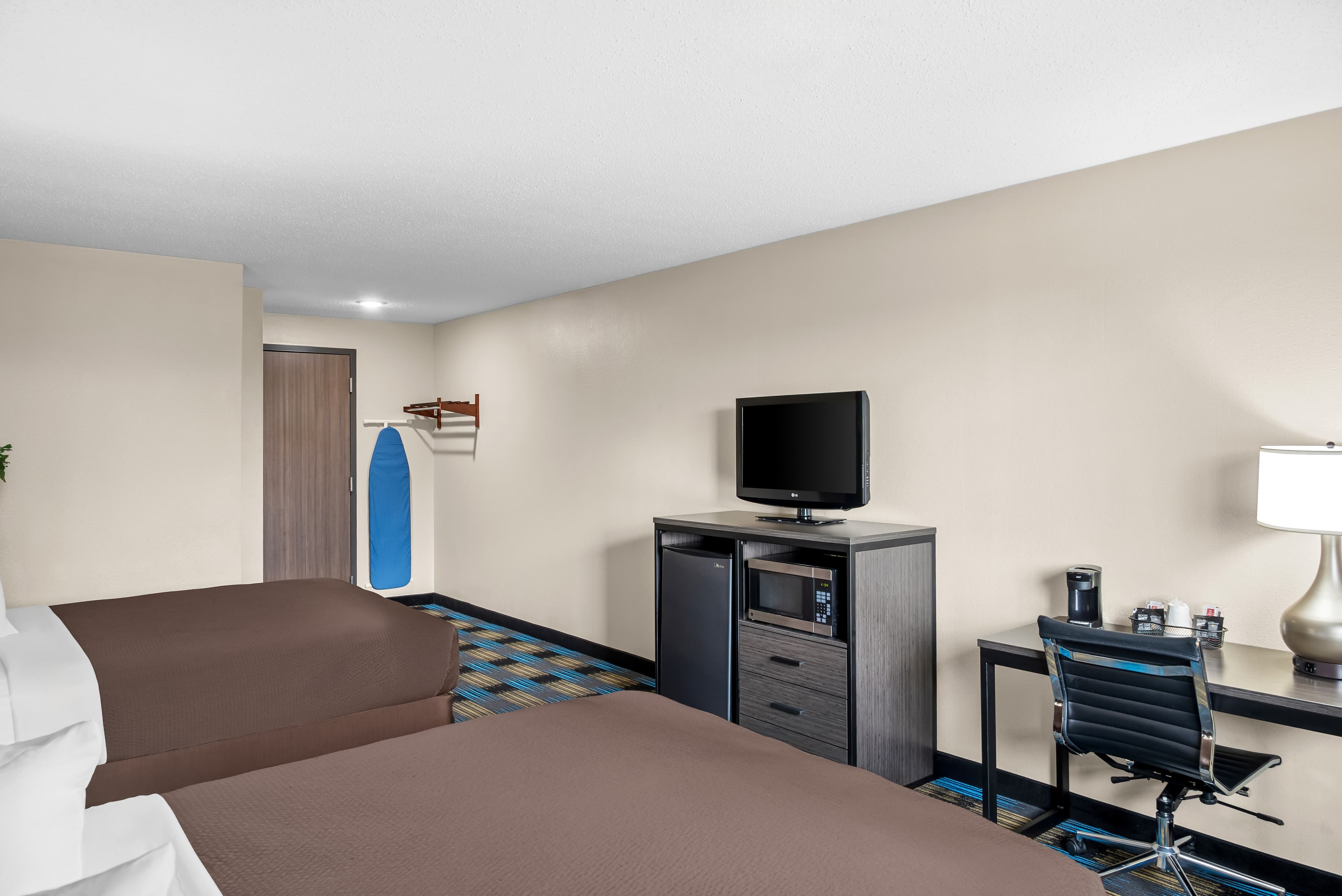 Rodeway Inn Grandville - Grand Rapids — 11