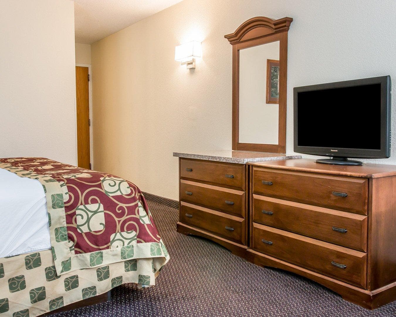 Clarion Inn I-94 near Expo Center - Image 4