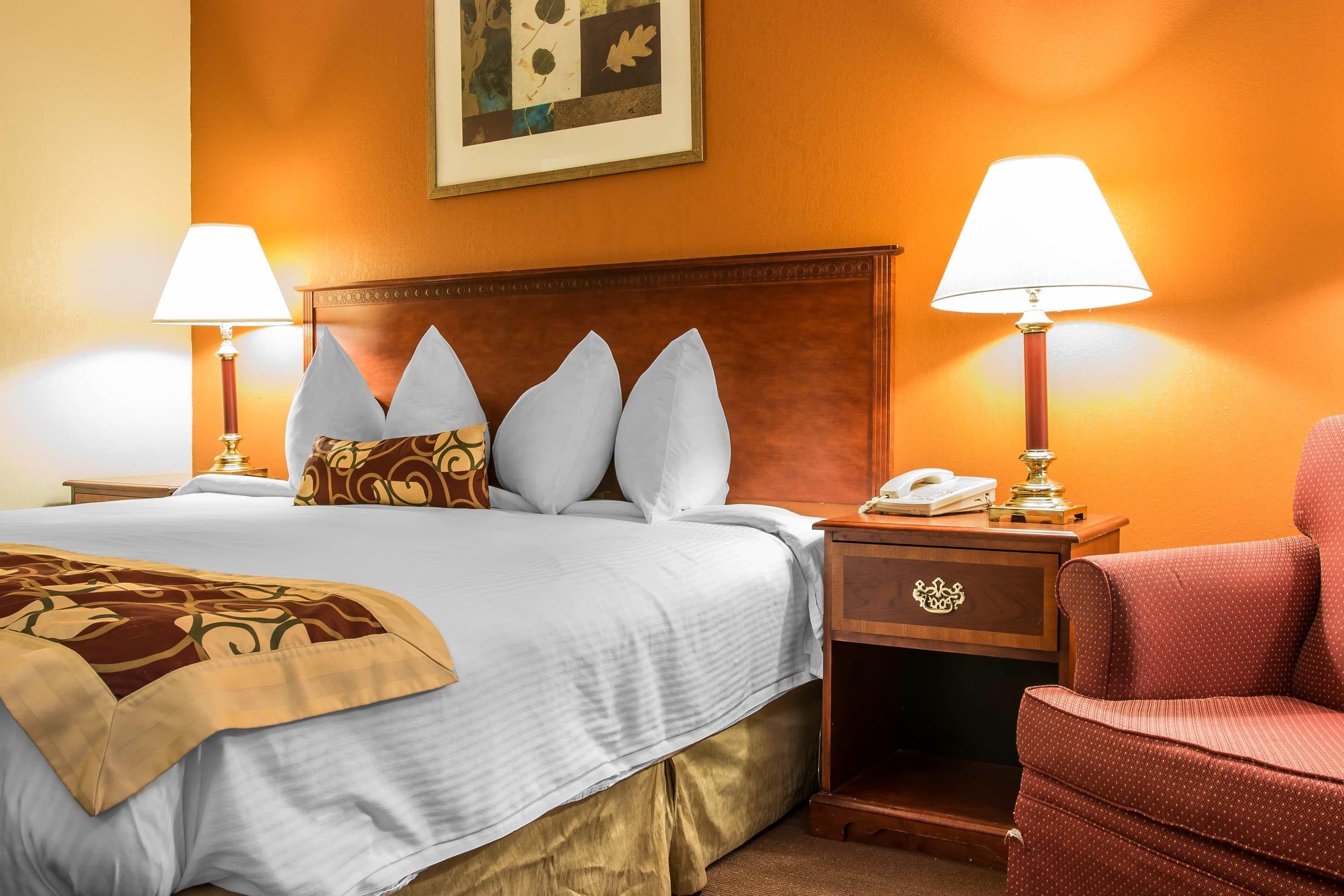 Rodeway Inn Muskegon Airport - Image 3