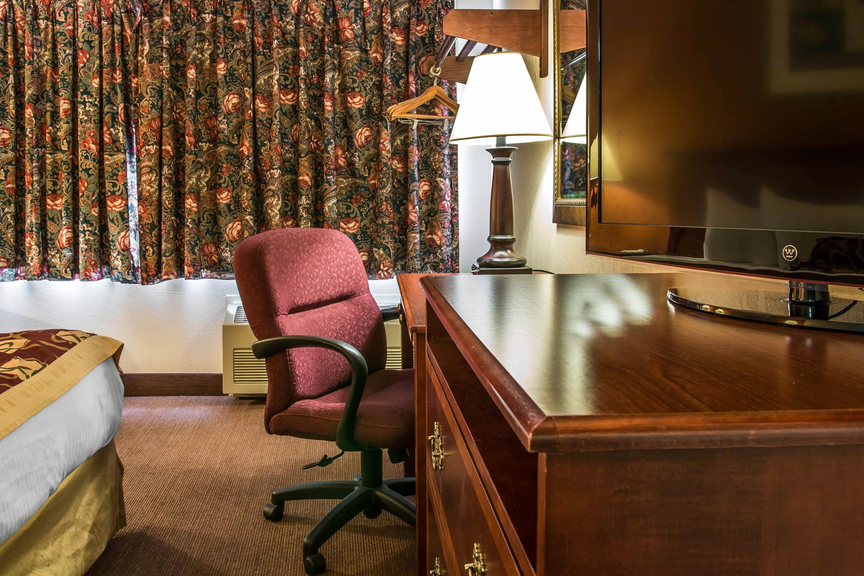 Rodeway Inn Muskegon Airport — 6