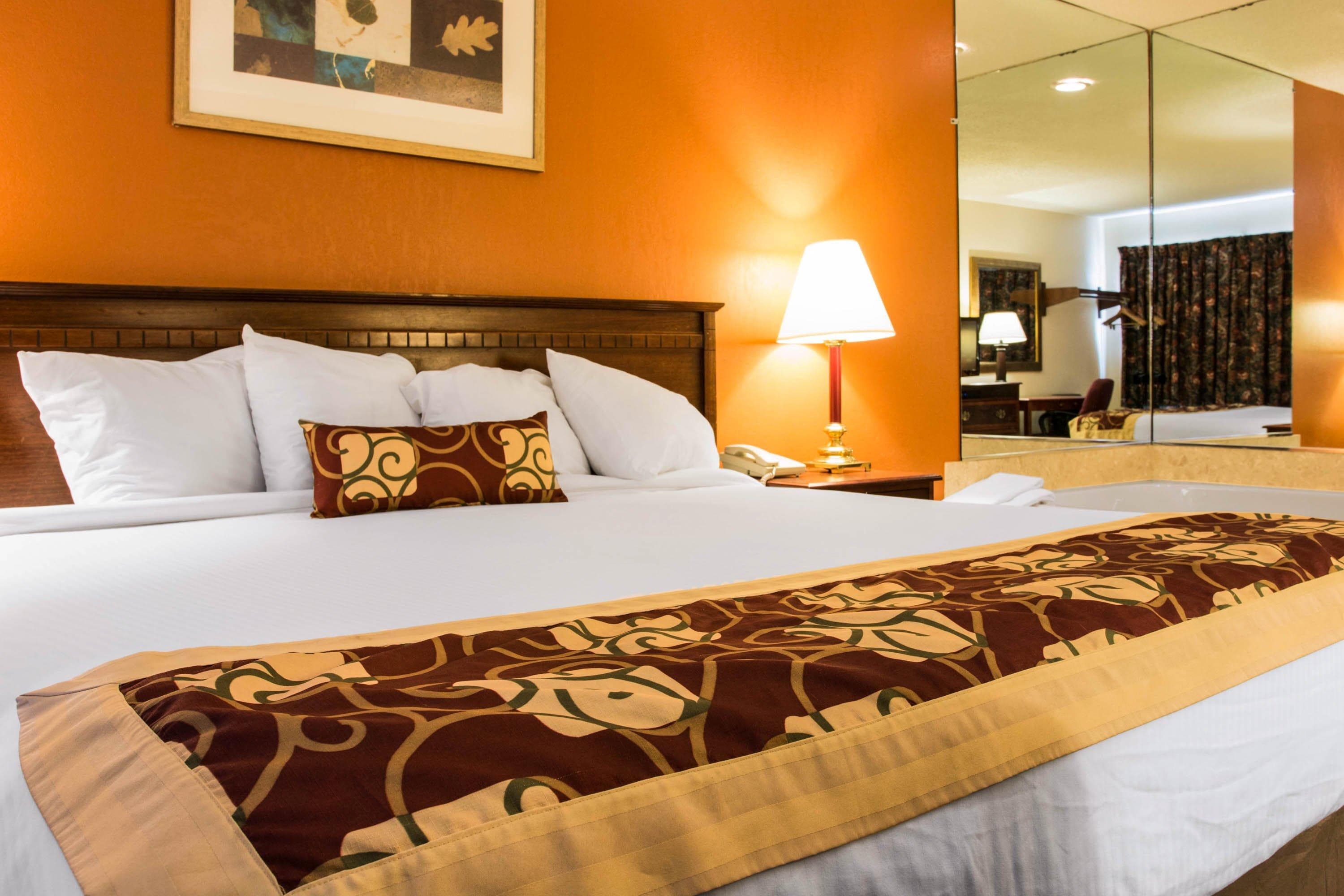 Rodeway Inn Muskegon Airport — 17