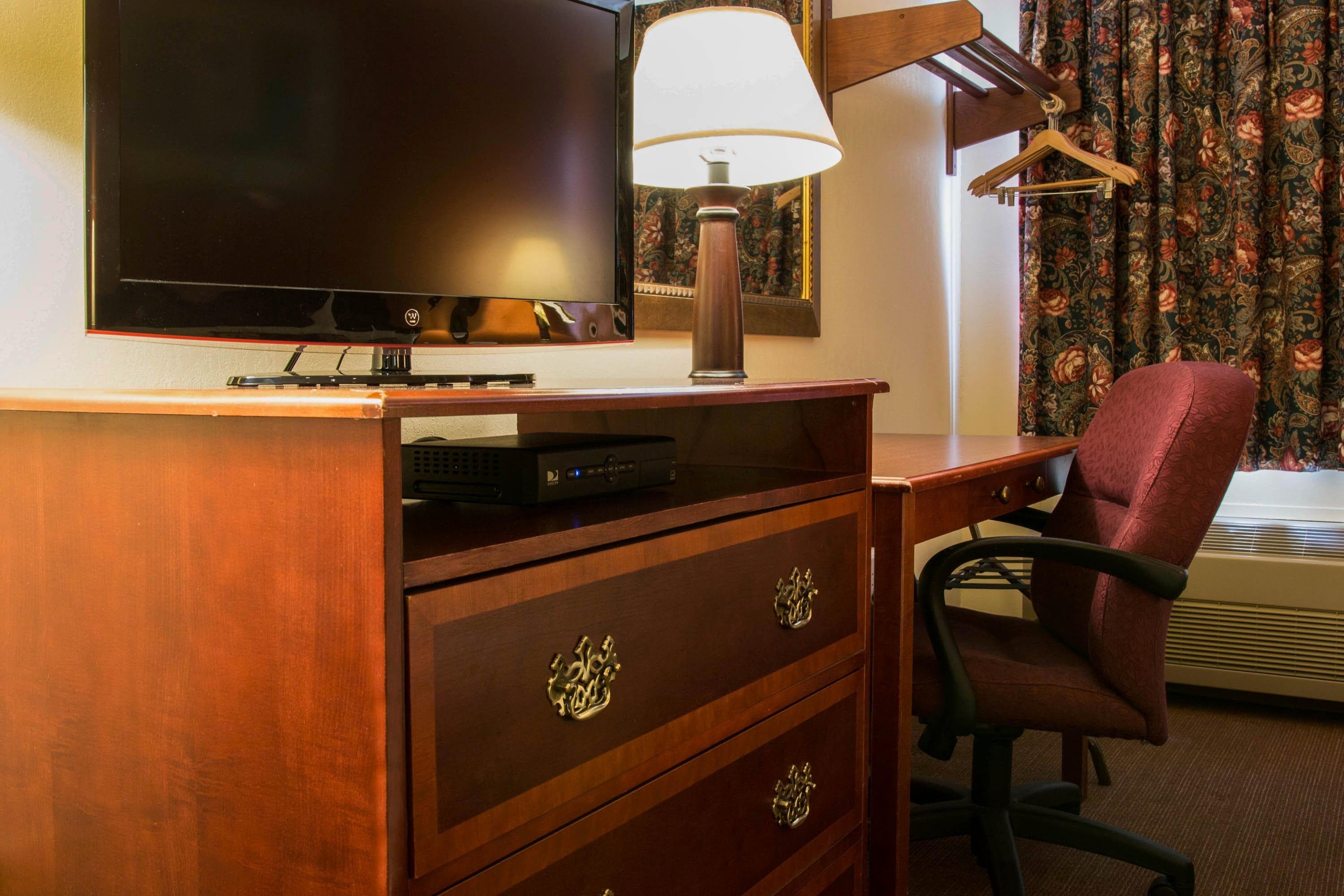 Rodeway Inn Muskegon Airport — 19