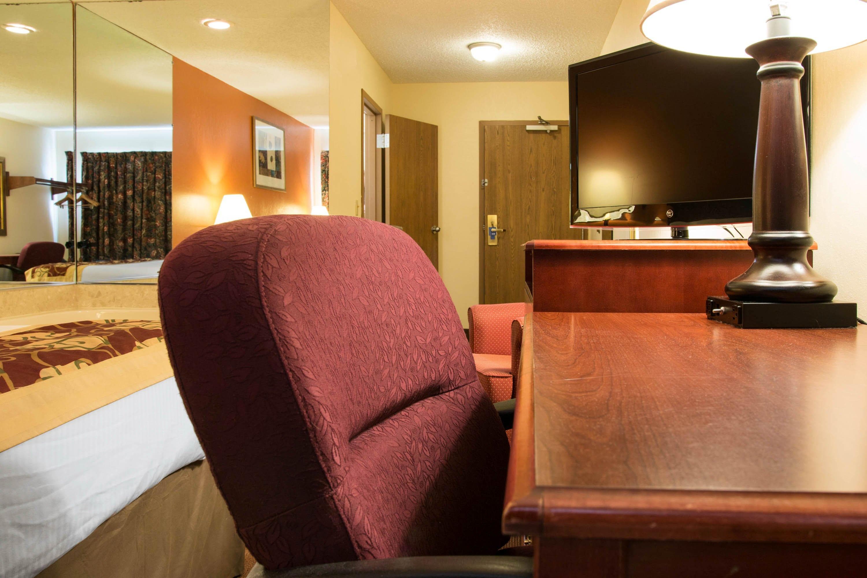 Rodeway Inn Muskegon Airport — 20
