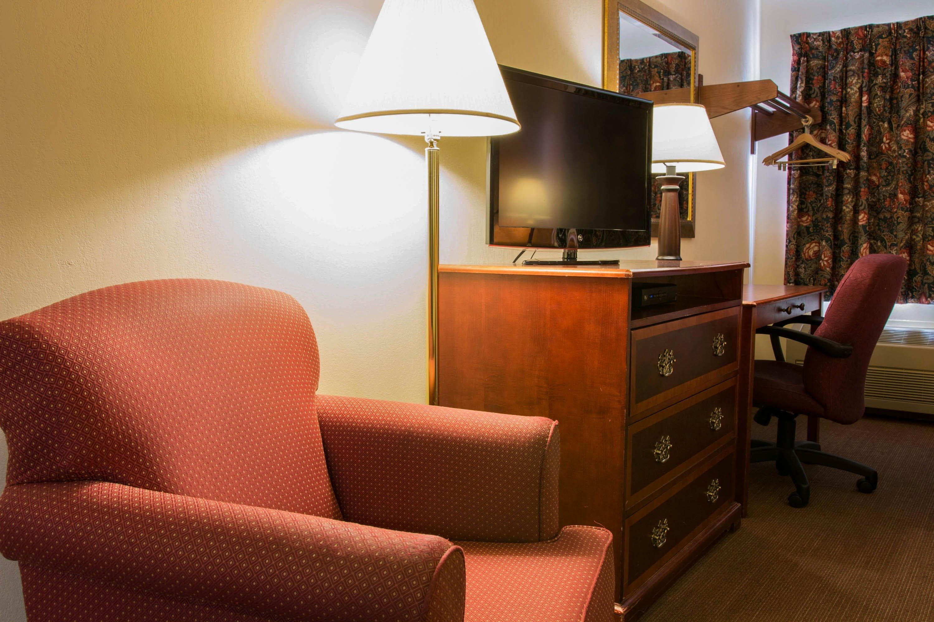 Rodeway Inn Muskegon Airport — 22