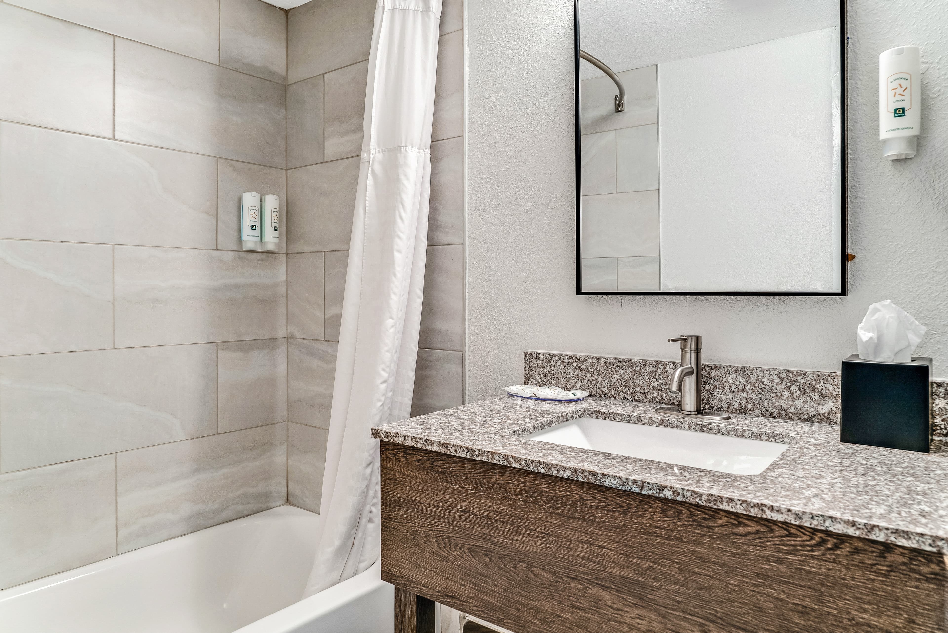 Quality Inn Detroit Downtown — 17
