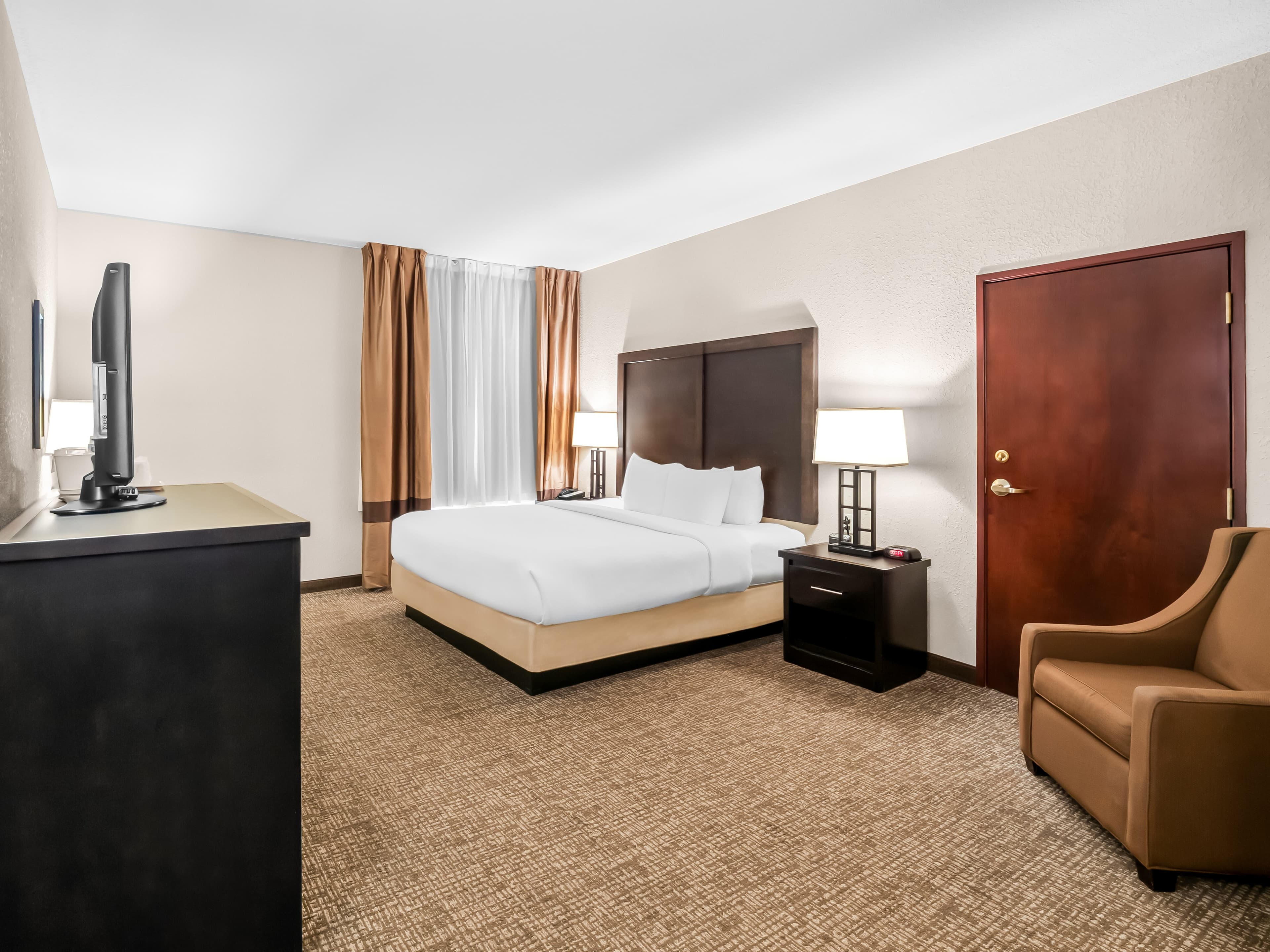 Comfort Inn & Suites Allen Park - Dearborn — 7