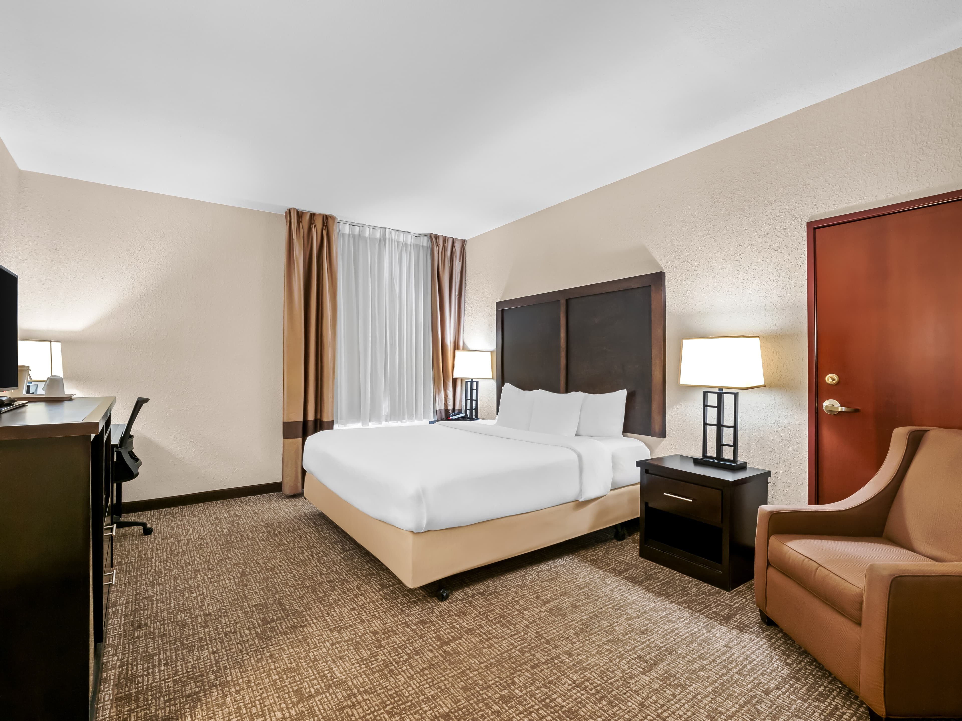 Comfort Inn & Suites Allen Park - Dearborn — 11