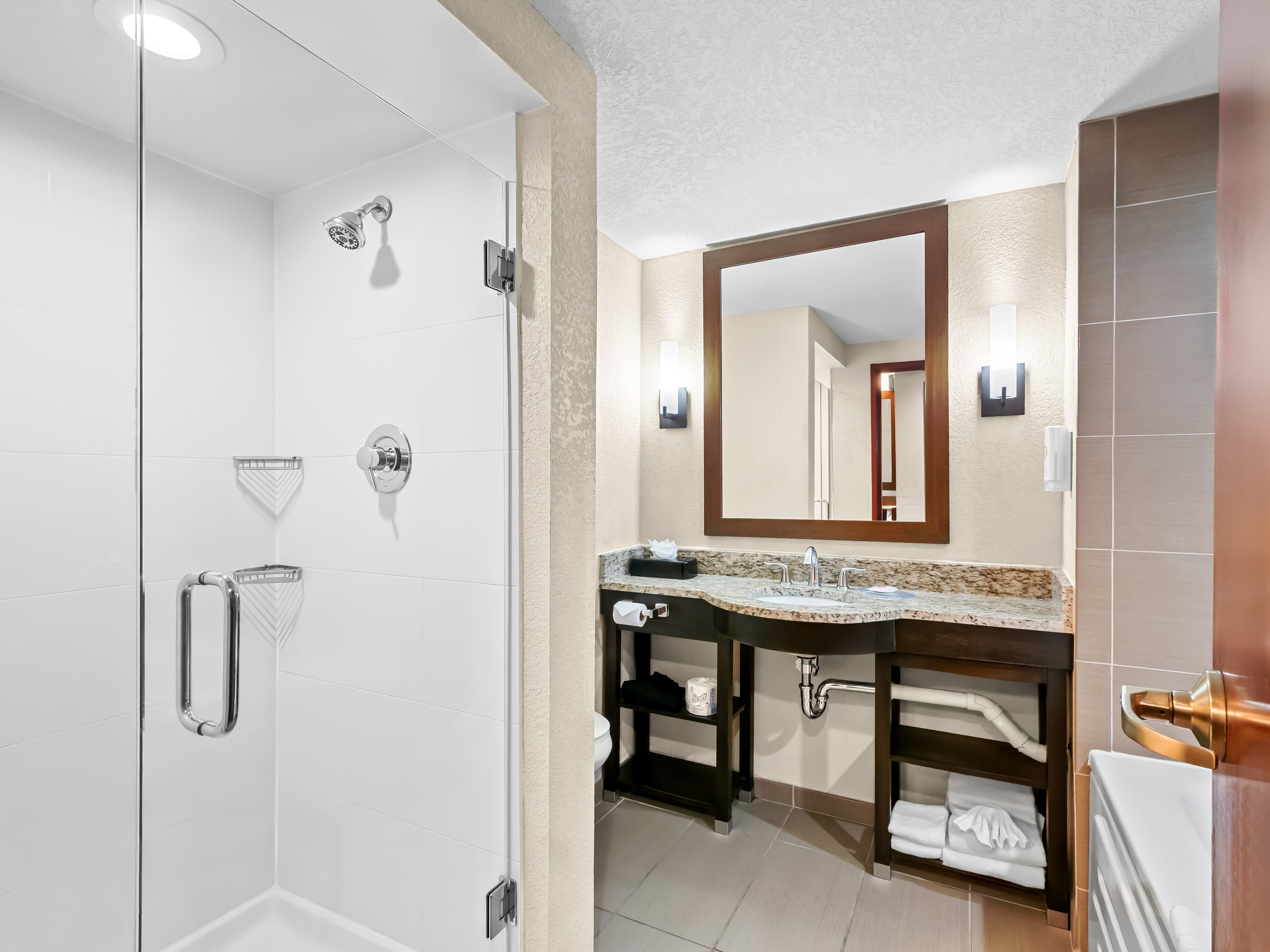 Comfort Inn & Suites Allen Park - Dearborn — 21