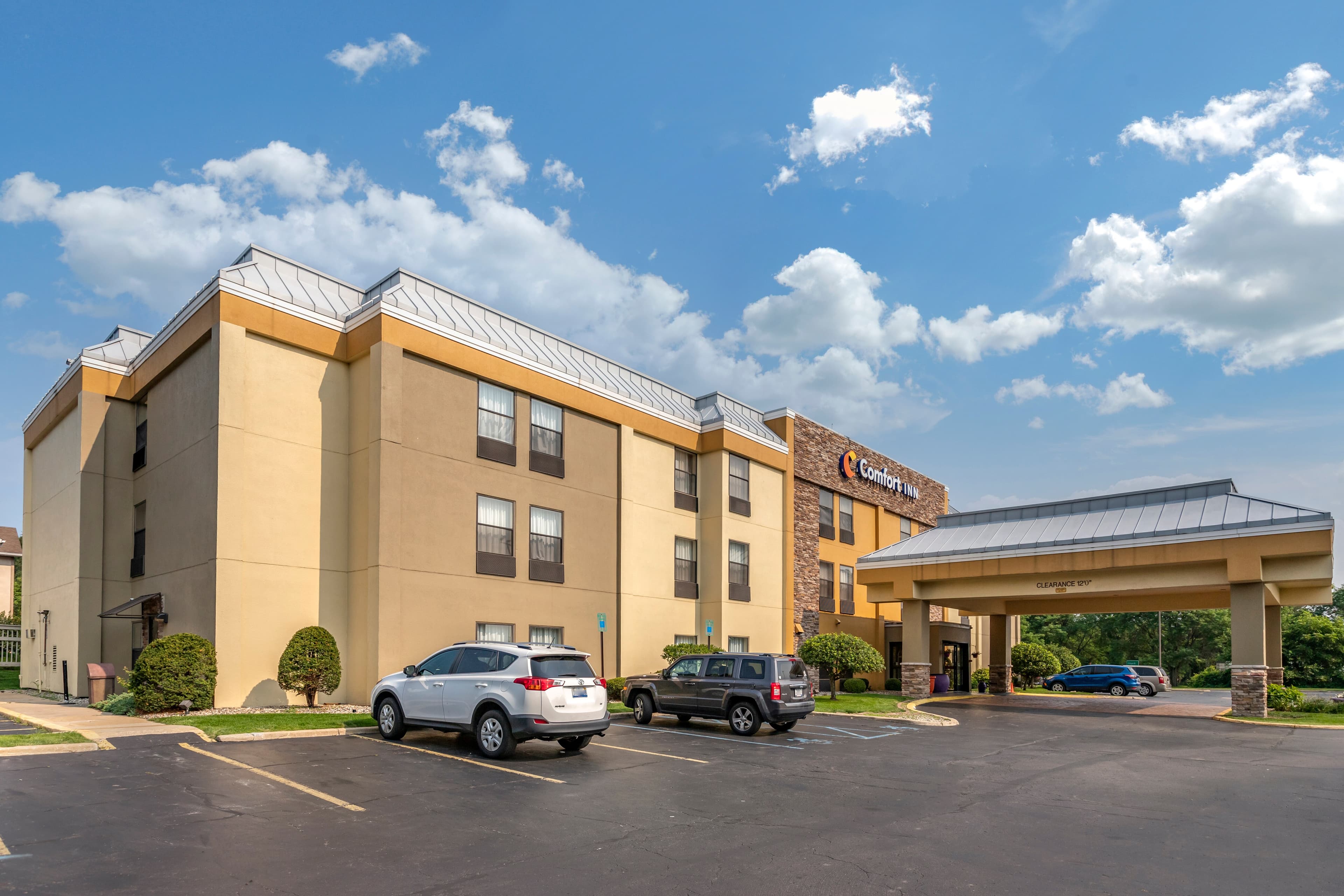 Comfort Inn Wings Stadium - Image 1
