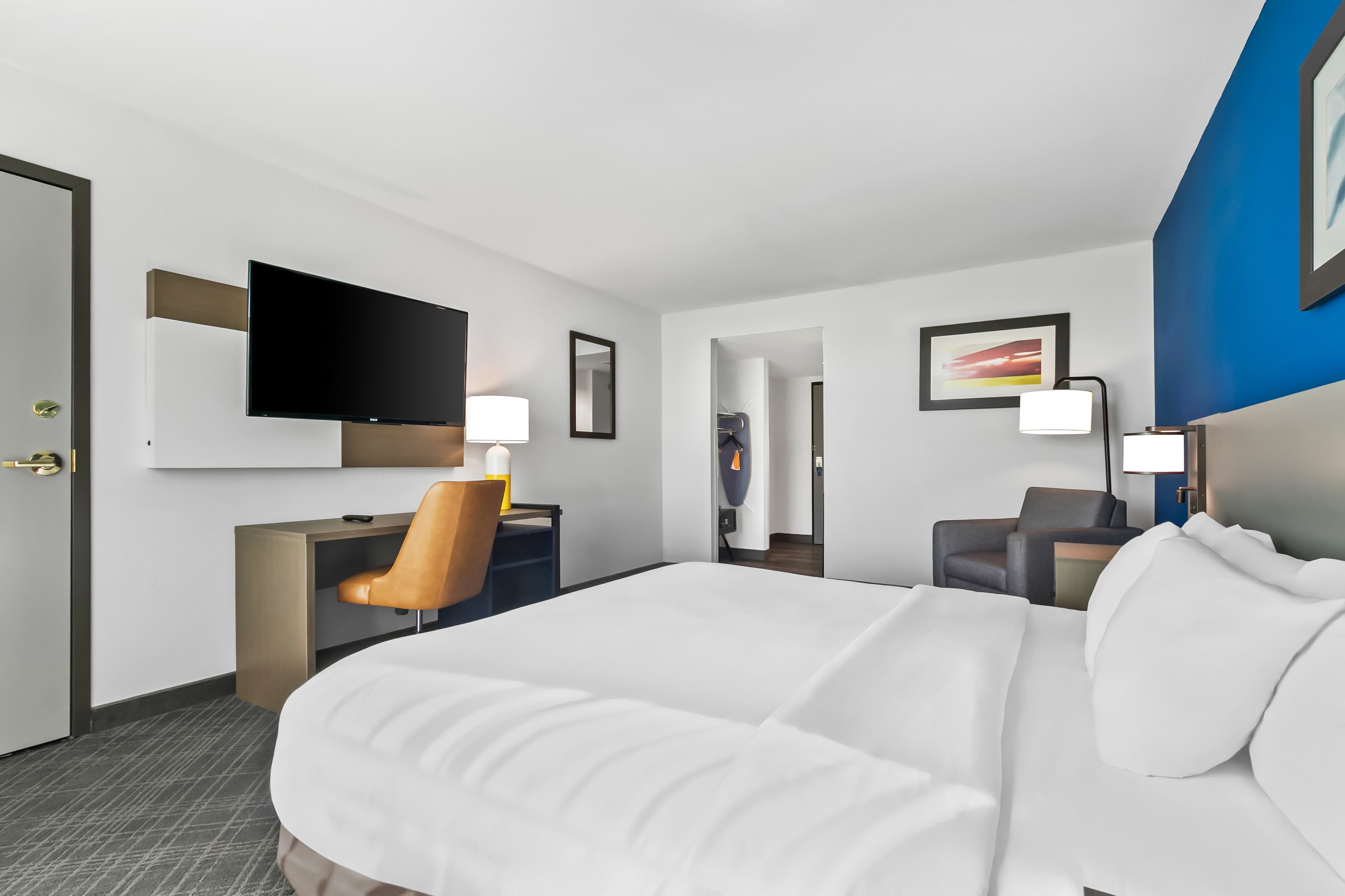 Comfort Inn & Suites Grand Blanc/Flint - Image 2