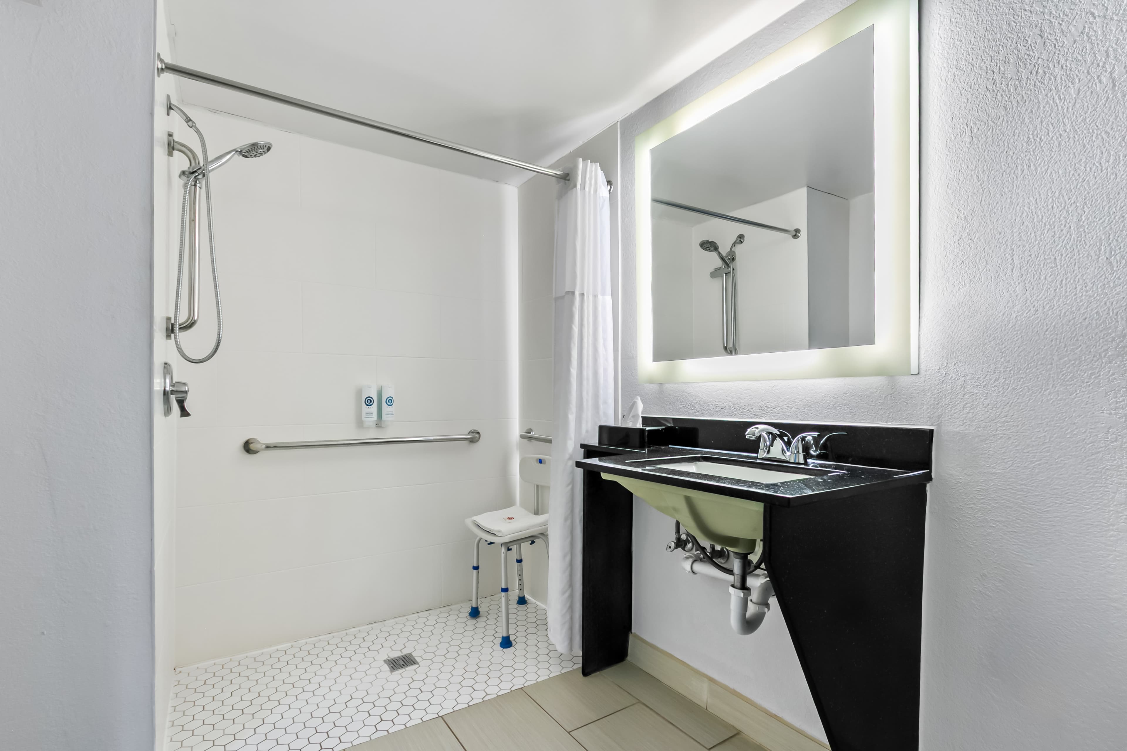 Comfort Inn & Suites Grand Blanc/Flint — 9