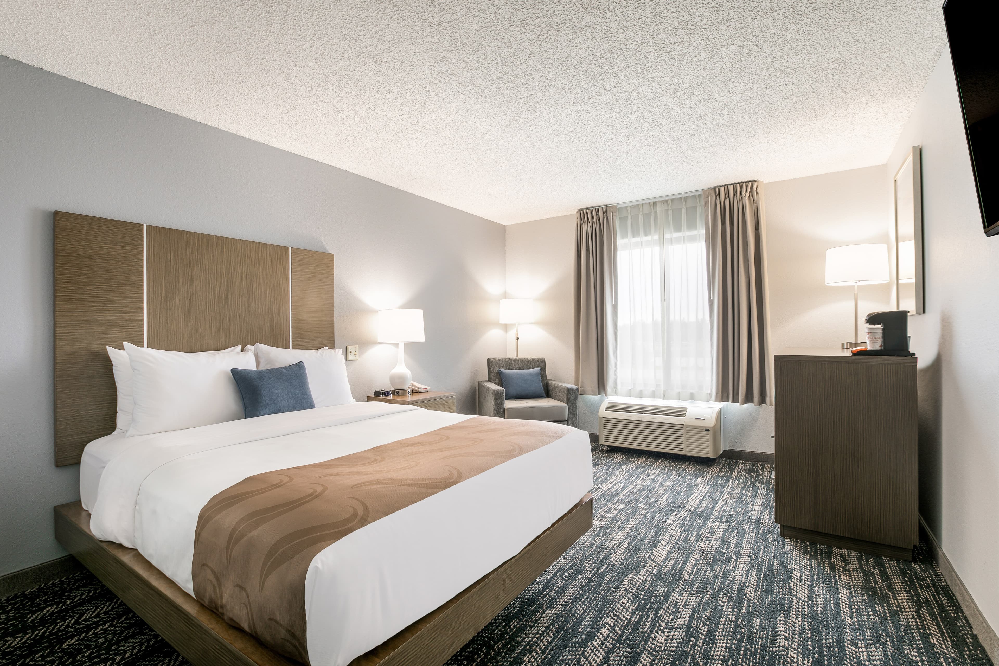 Quality Inn Marquette - Image 2