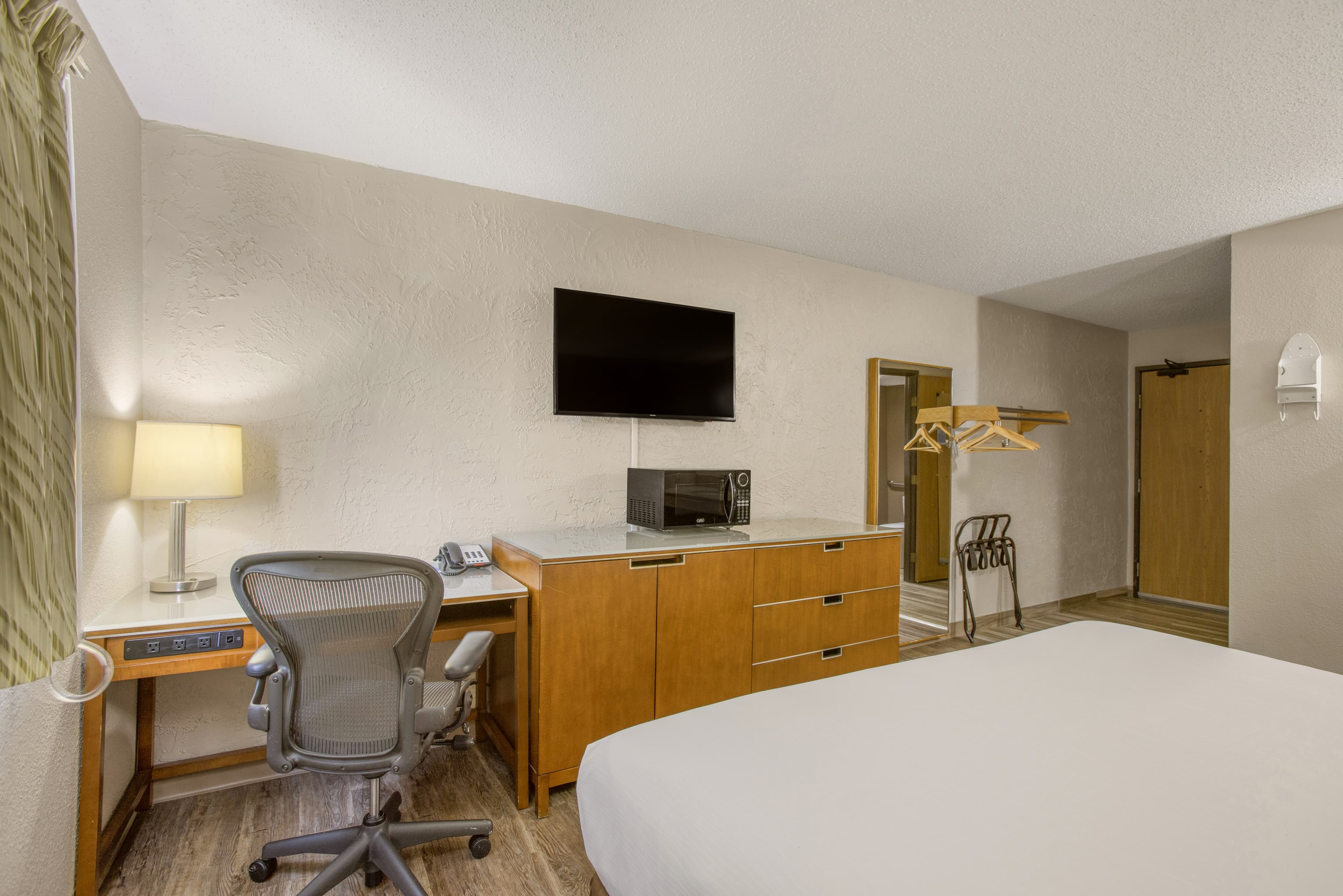 Rodeway Inn & Suites Grand Rapids Southeast - Image 5