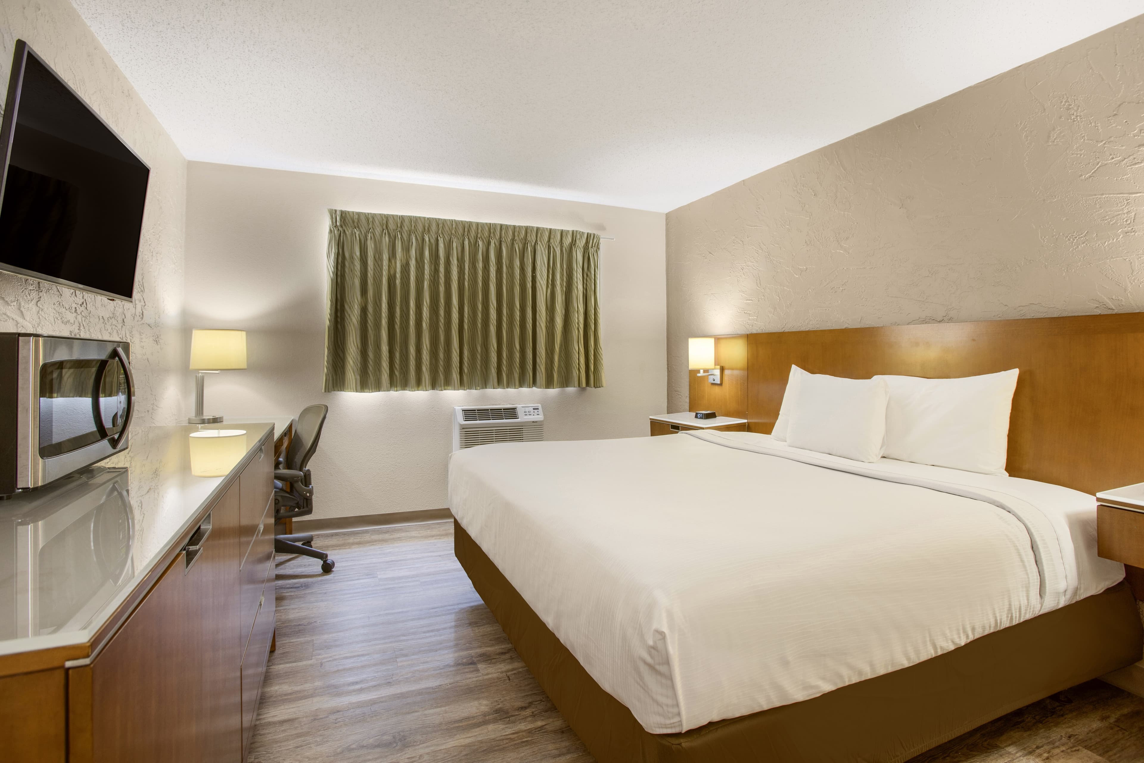 Rodeway Inn & Suites Grand Rapids Southeast — 7