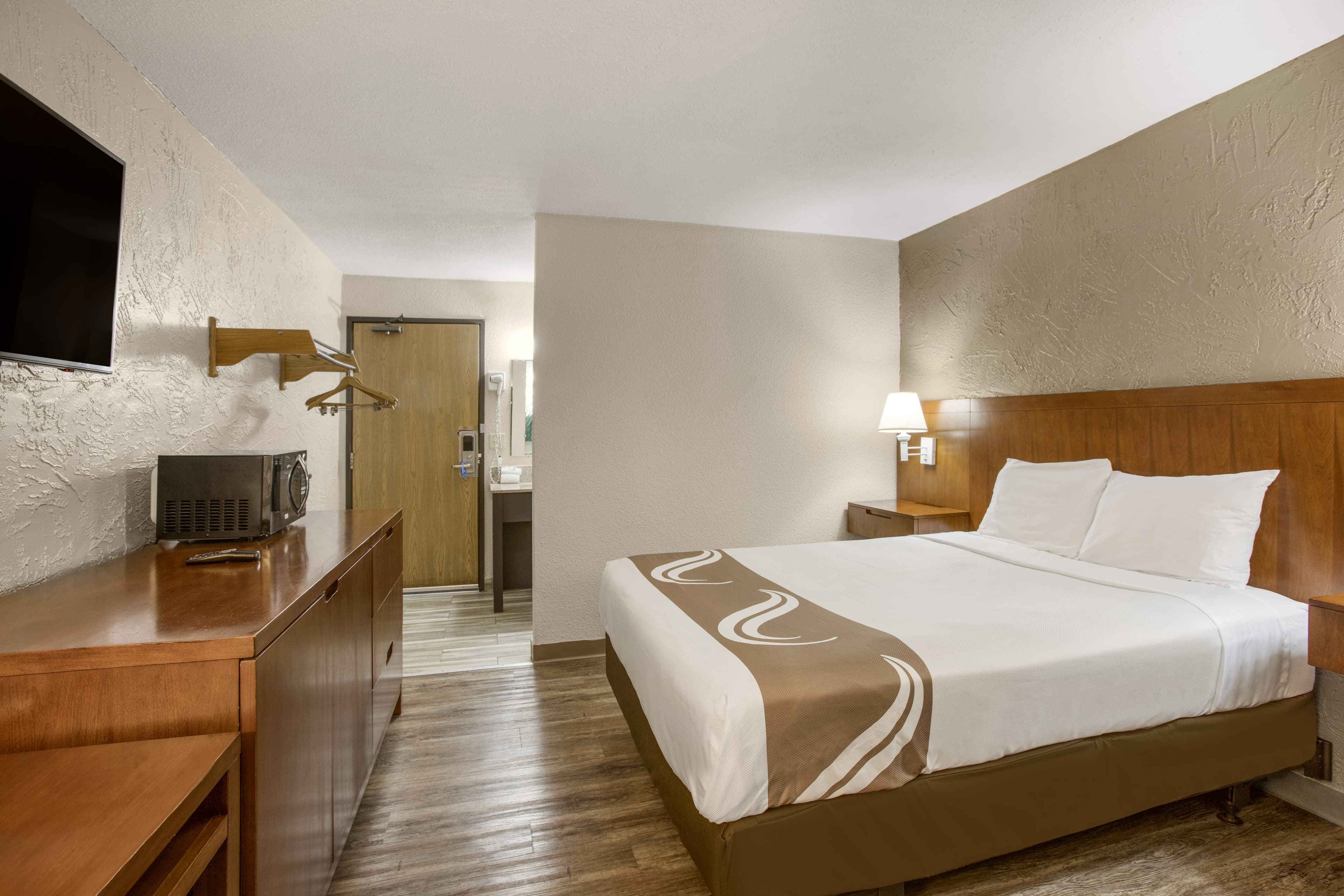 Rodeway Inn & Suites Grand Rapids Southeast — 15