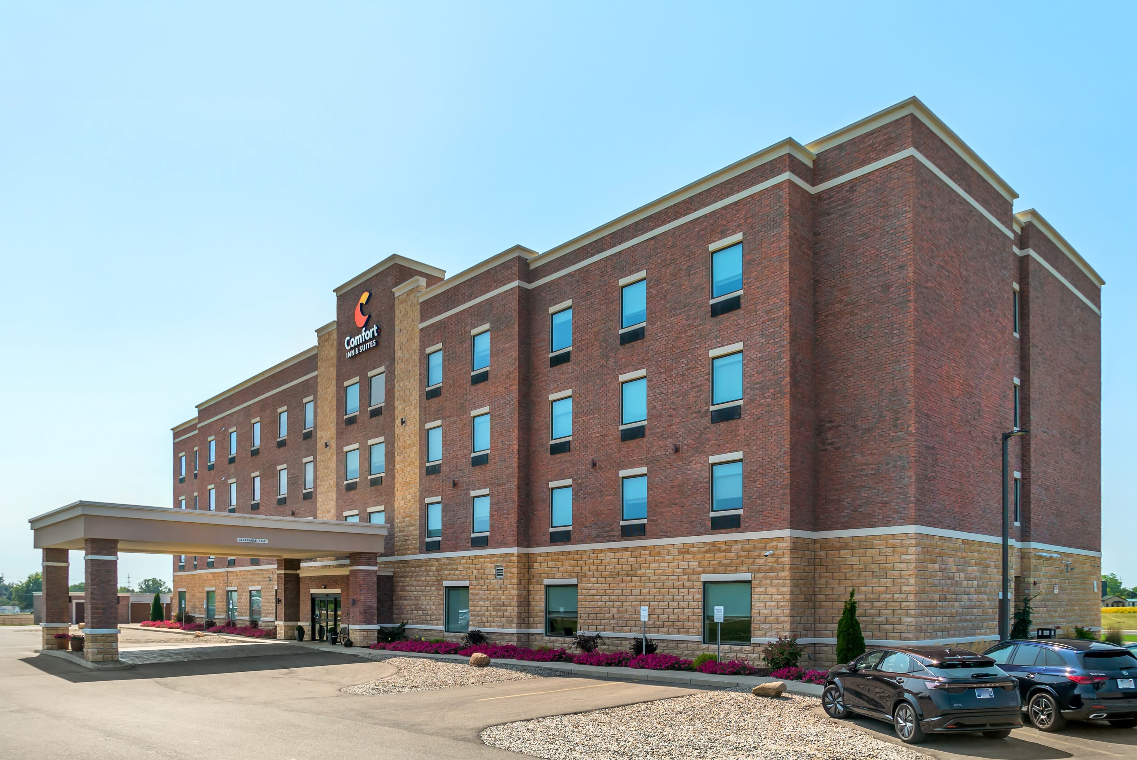 Comfort Inn & Suites Adrian - Image 1