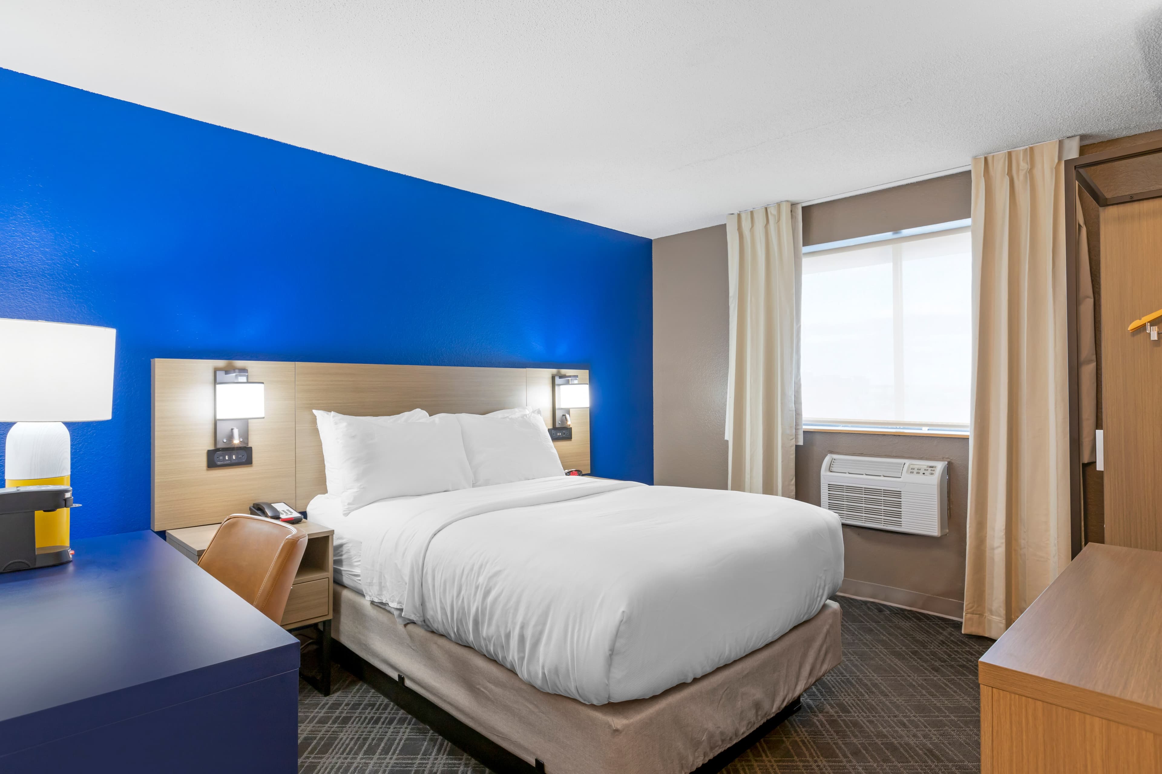 Comfort Inn Detroit - Troy - Image 2