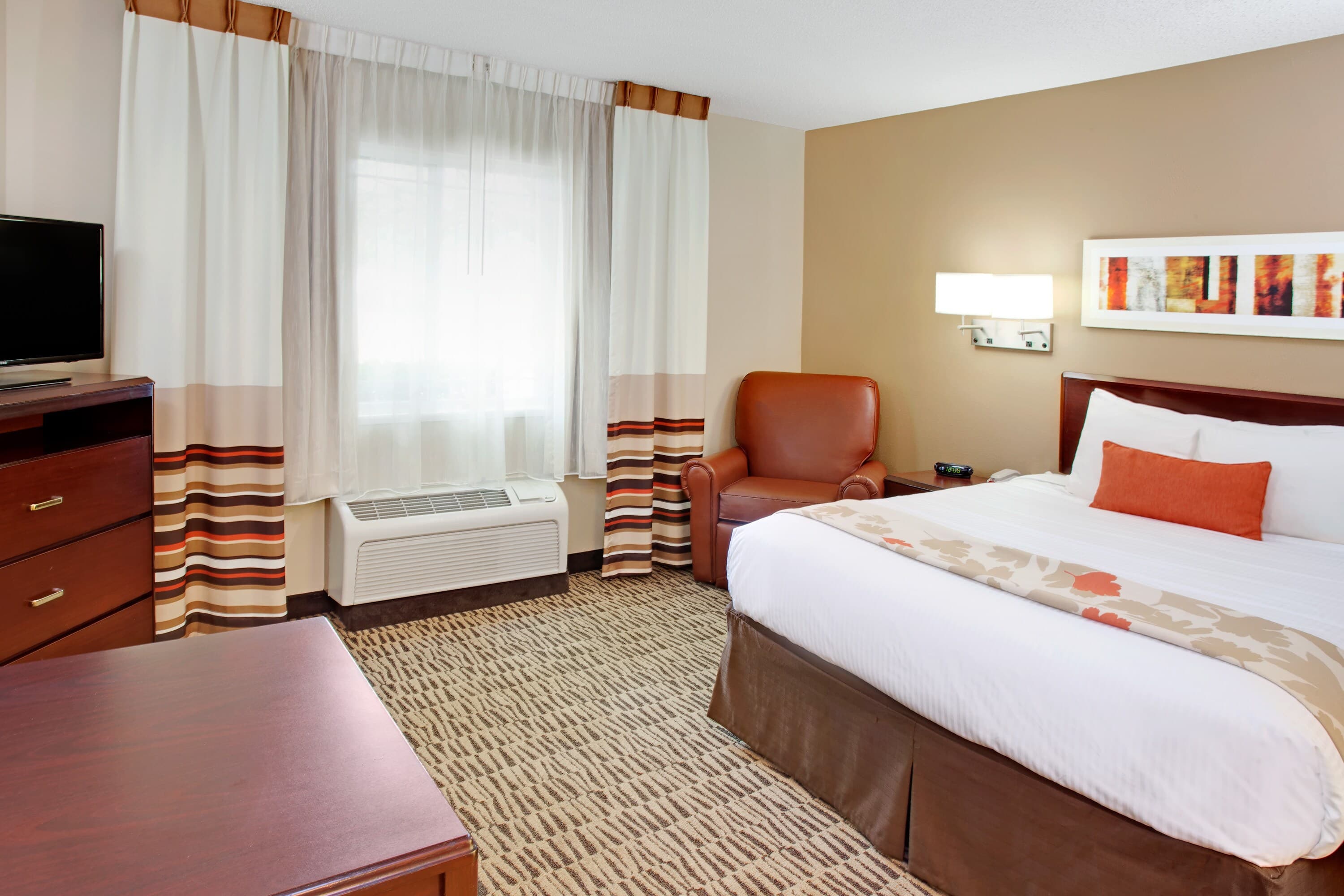 MainStay Suites Detroit Farmington Hills - Image 2