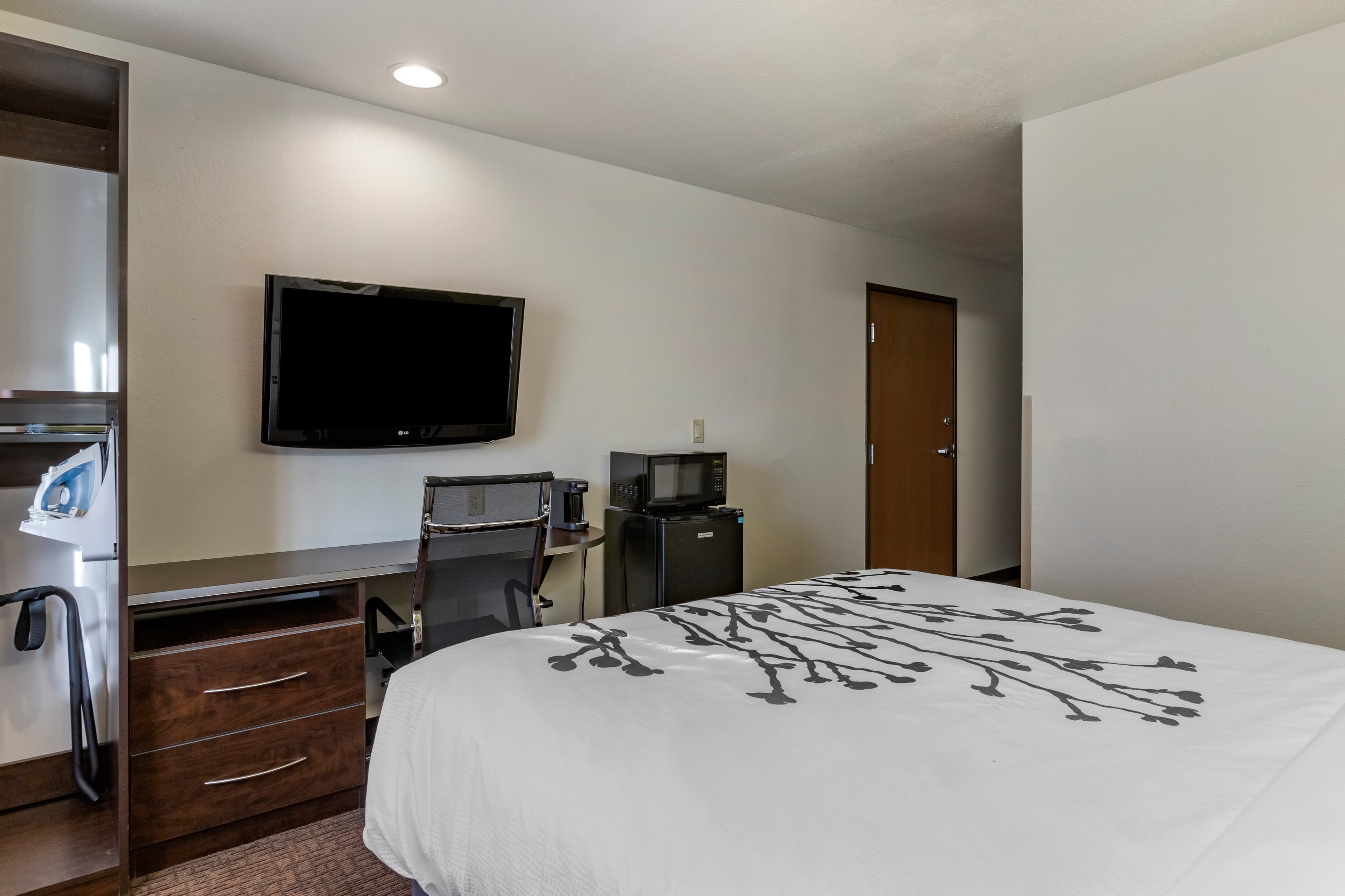 Sleep Inn & Suites Kalamazoo Southwest — 4