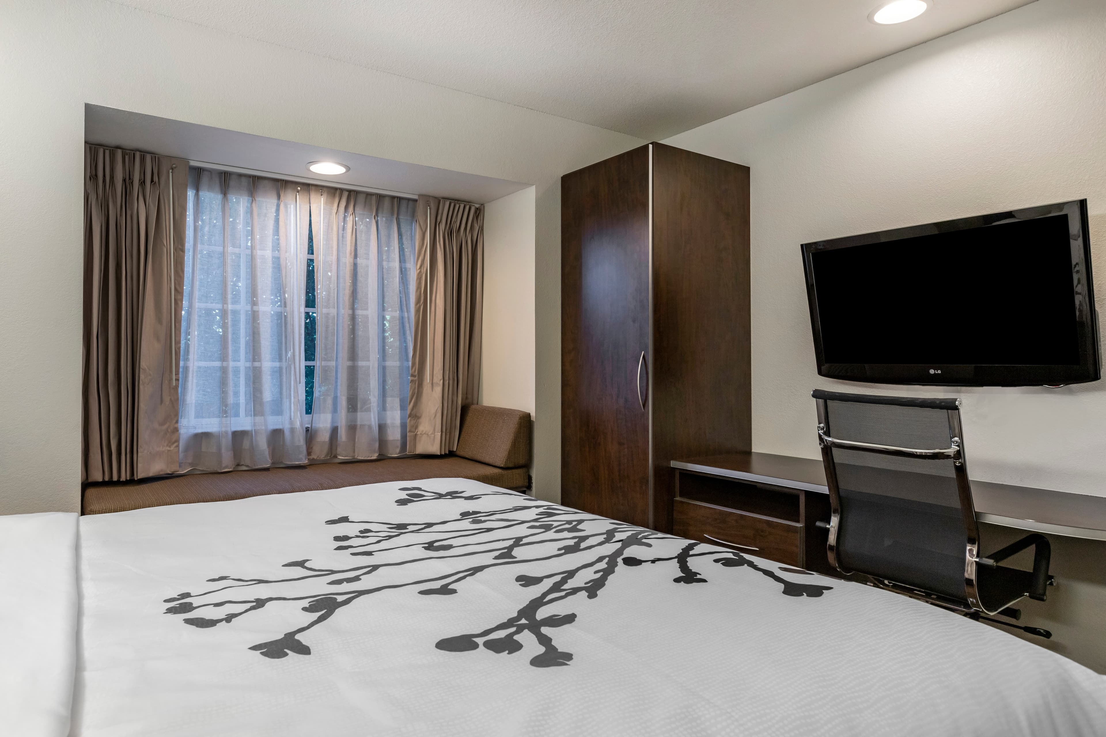 Sleep Inn & Suites Kalamazoo Southwest — 19
