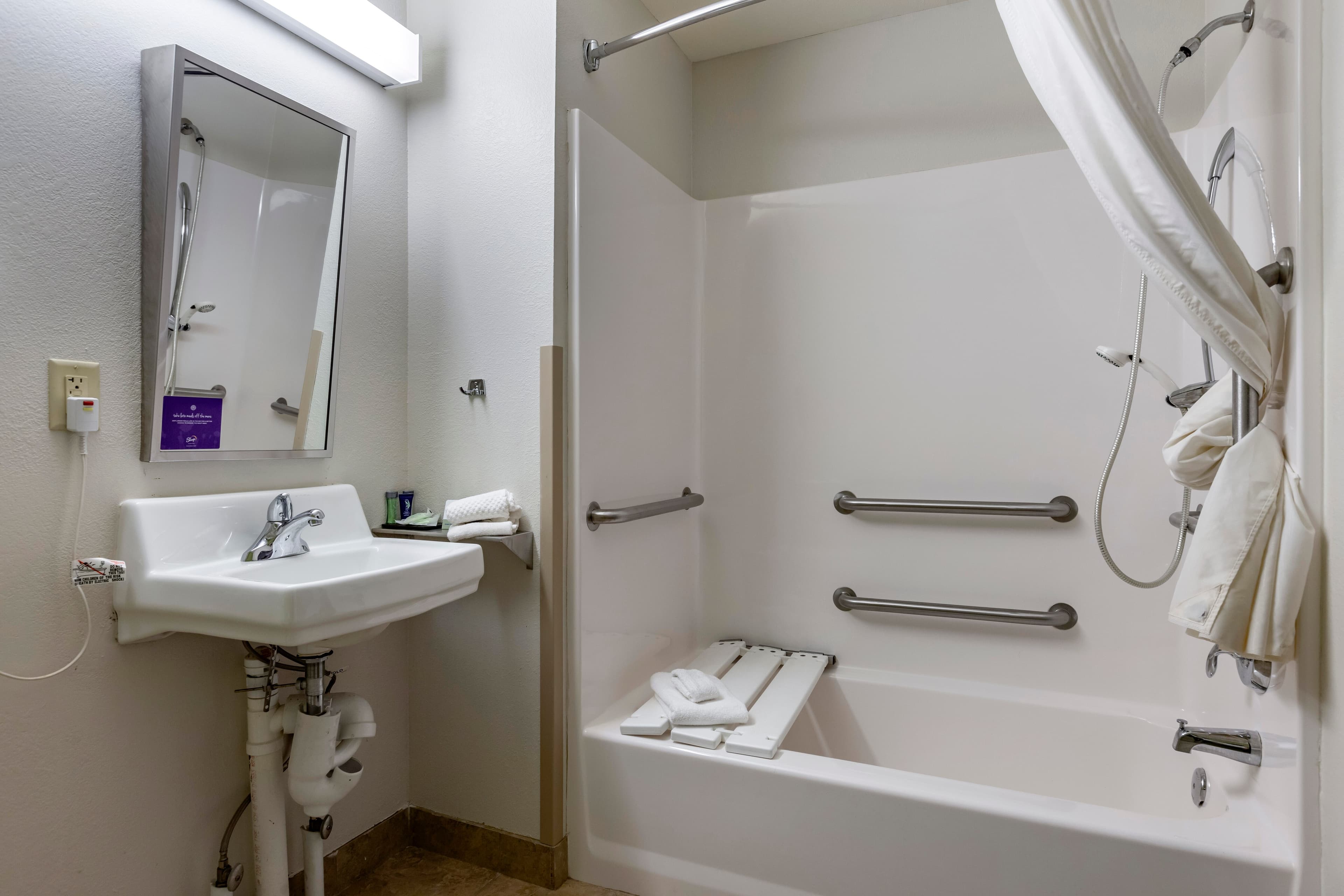 Sleep Inn & Suites Kalamazoo Southwest — 5