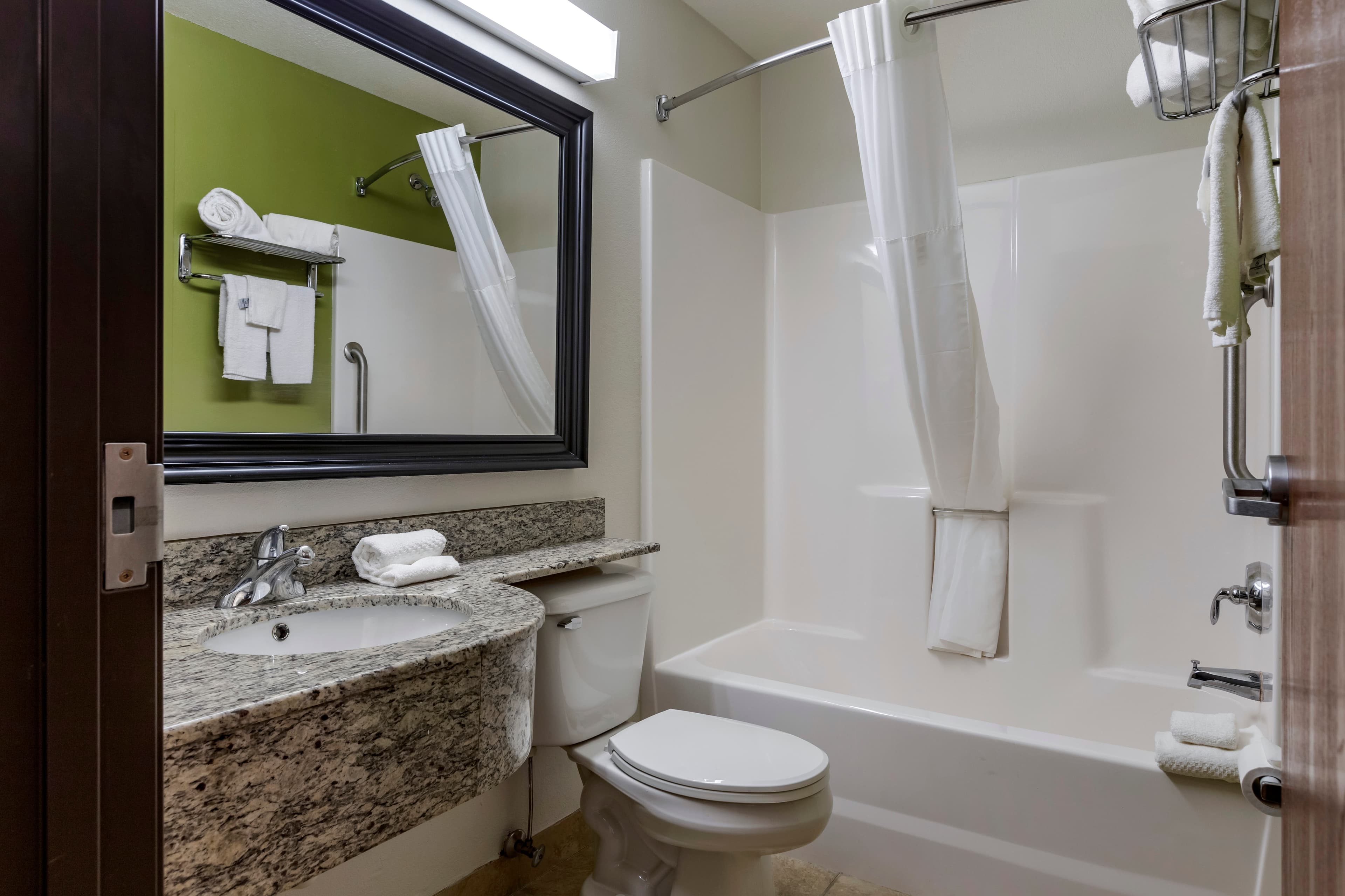 Sleep Inn & Suites Kalamazoo Southwest — 21