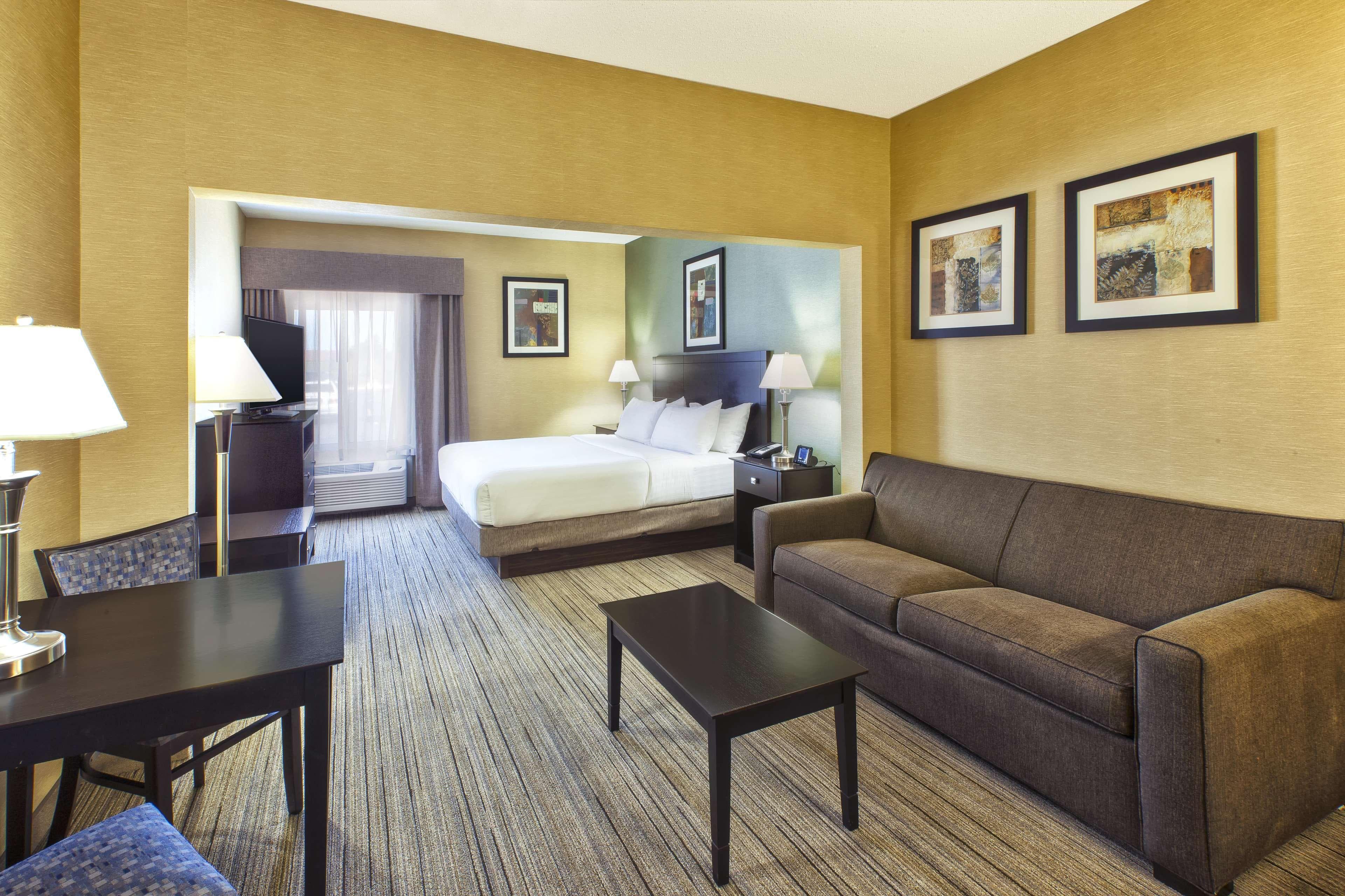 Country Inn & Suites by Radisson, Benton Harbor-St. Joseph, MI — 9