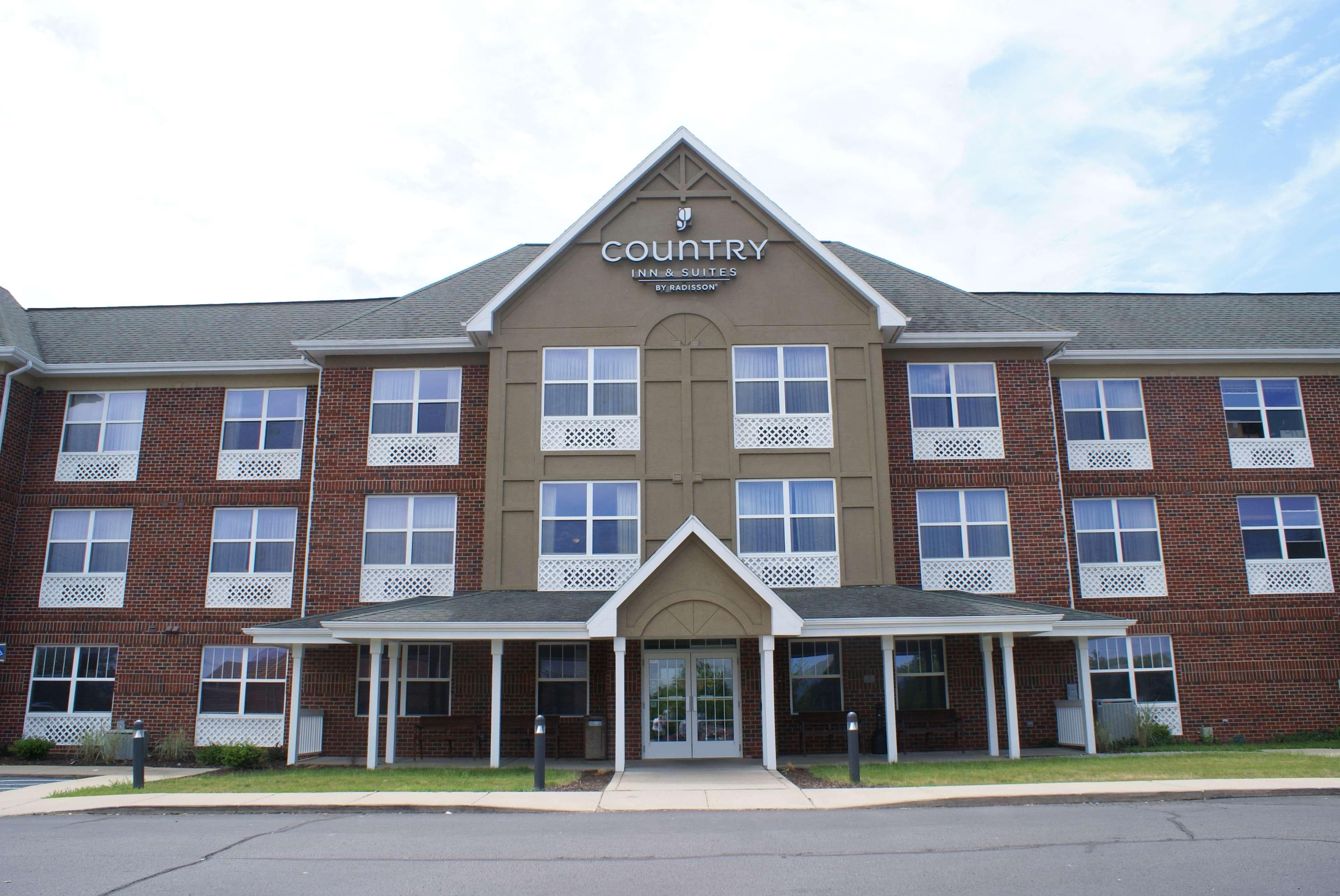 Country Inn & Suites by Radisson, Lansing, MI - Image 1