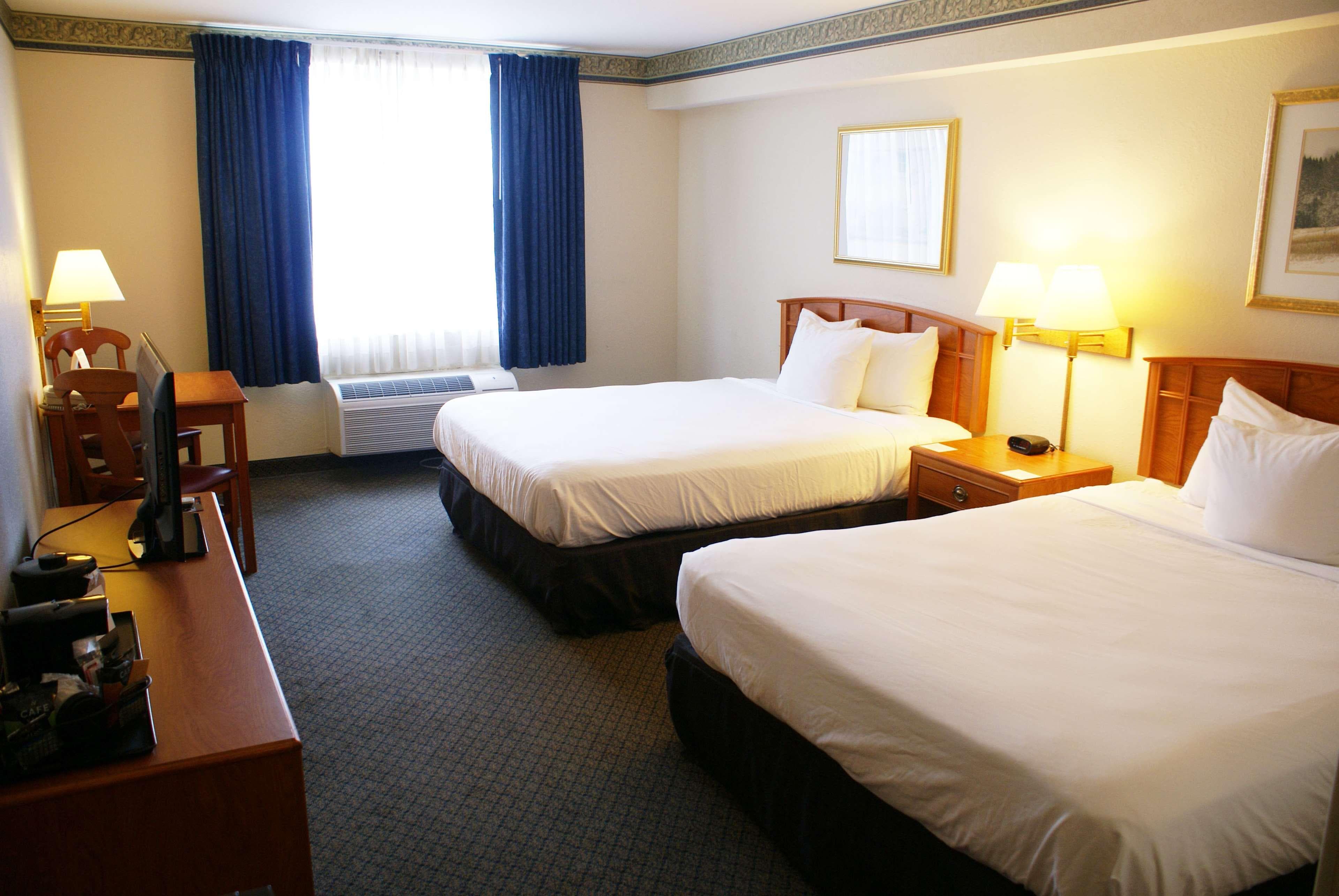Country Inn & Suites by Radisson, Lansing, MI — 11