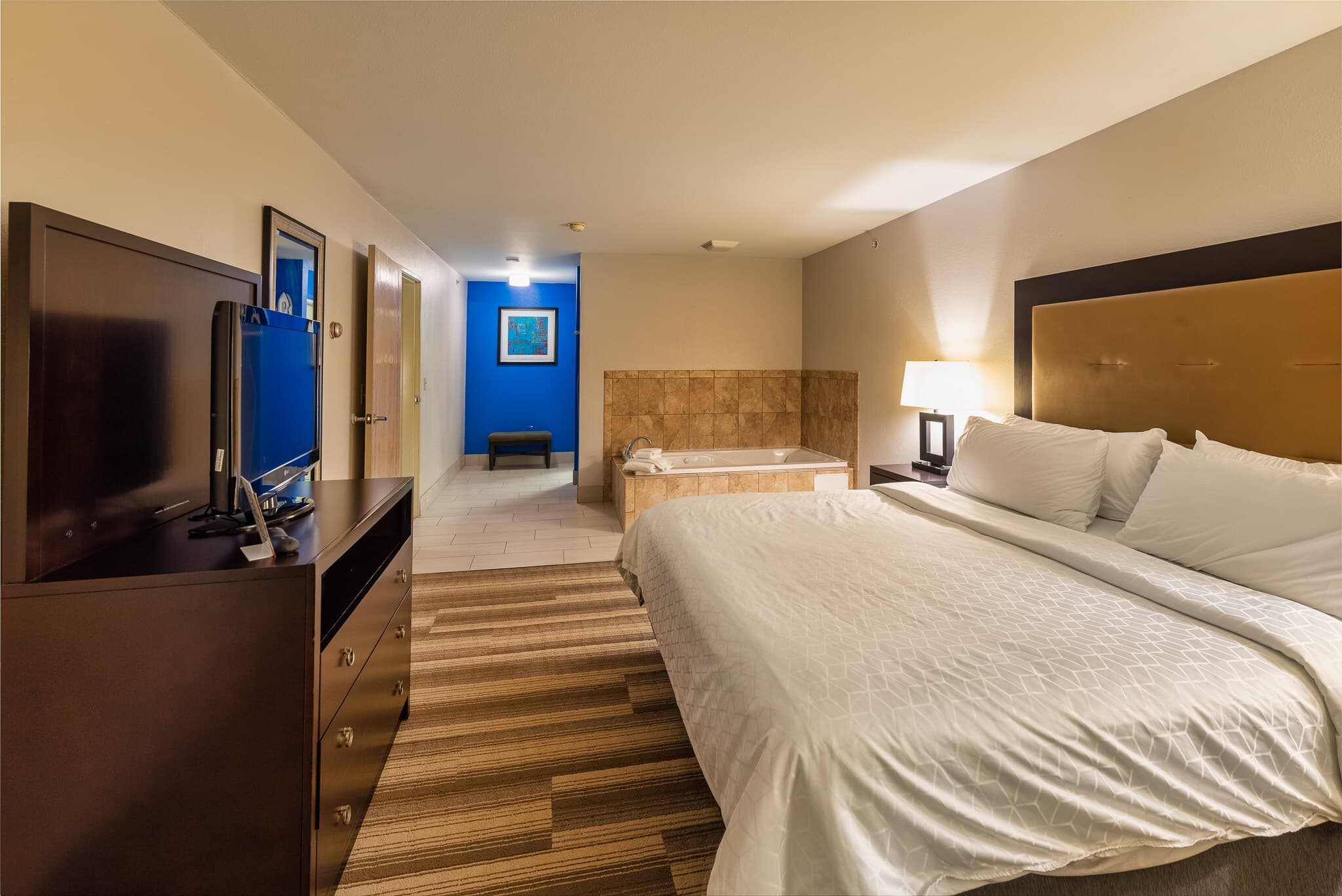 Country Inn & Suites by Radisson, South Haven, MI - Image 5