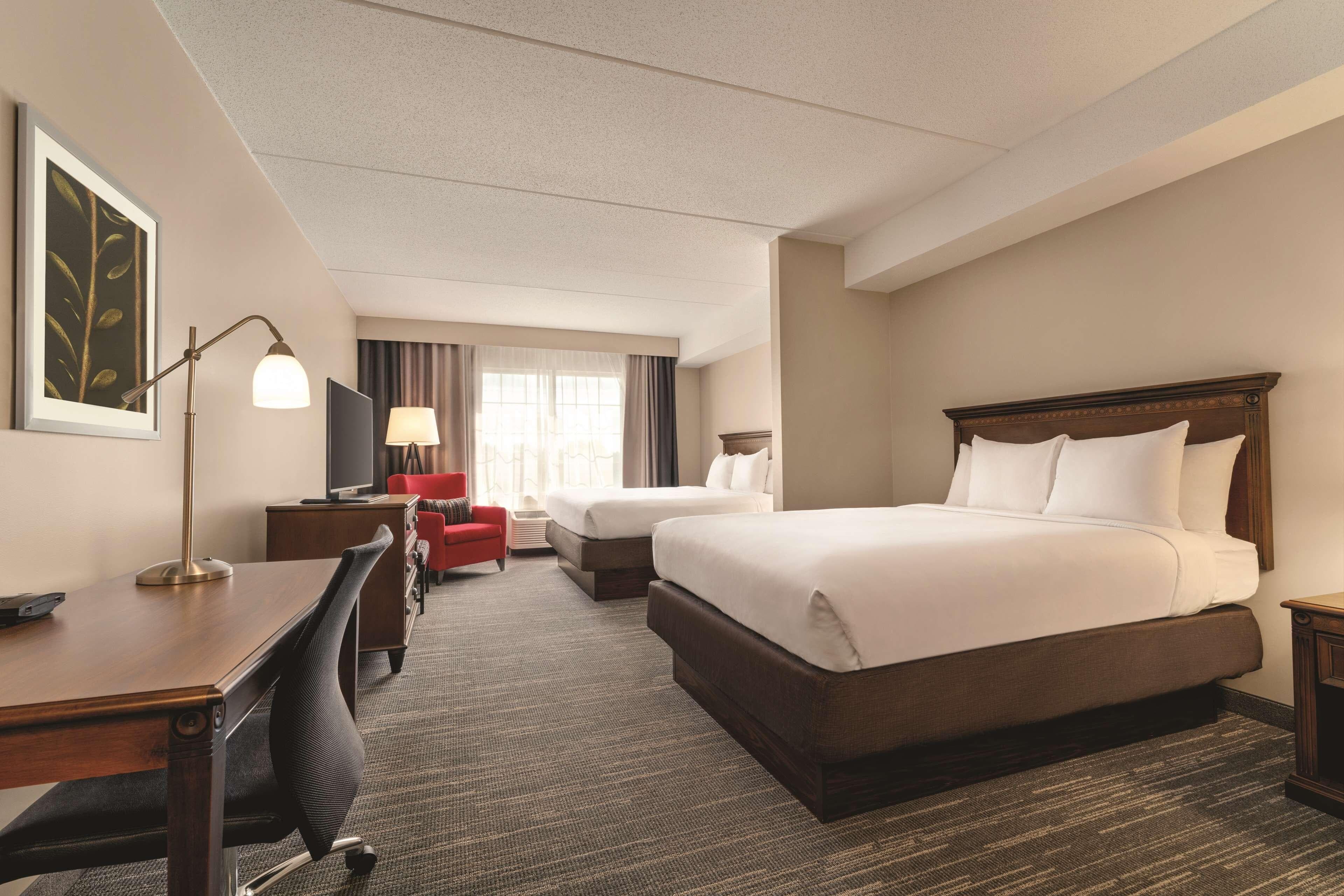 Country Inn & Suites by Radisson, Grand Rapids East, MI — 11