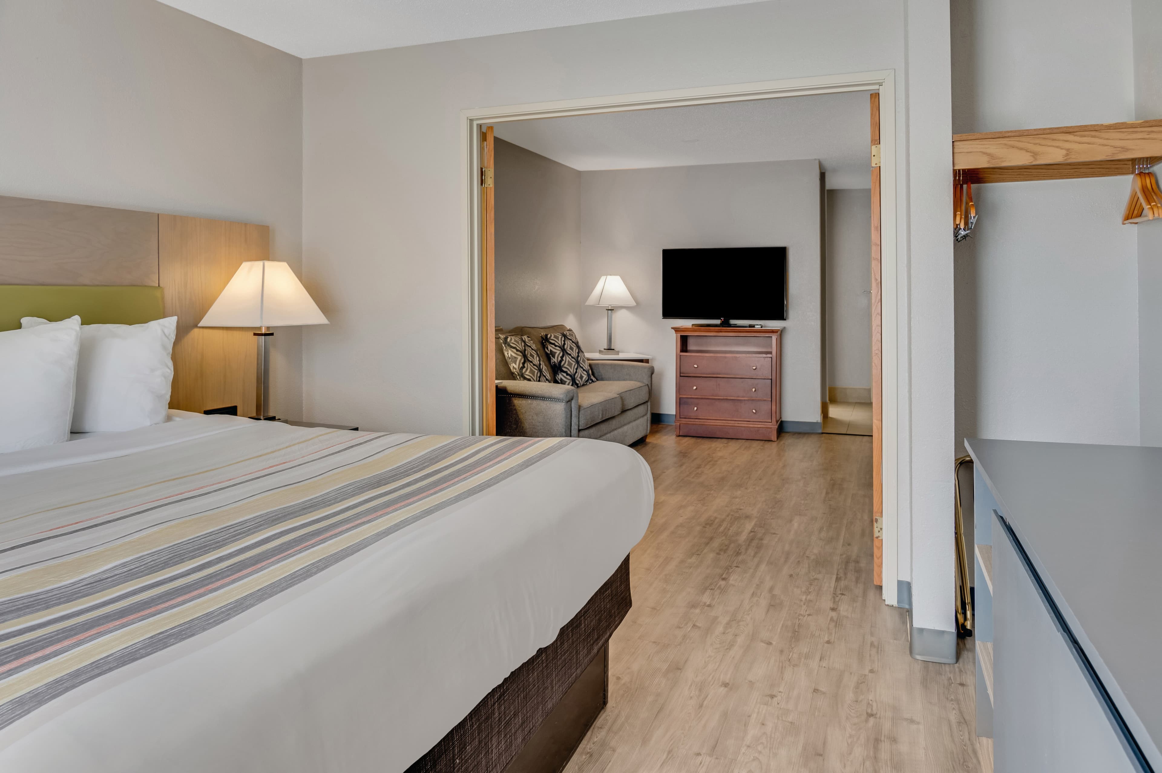 Country Inn & Suites by Radisson, Grand Rapids Airport, MI — 6