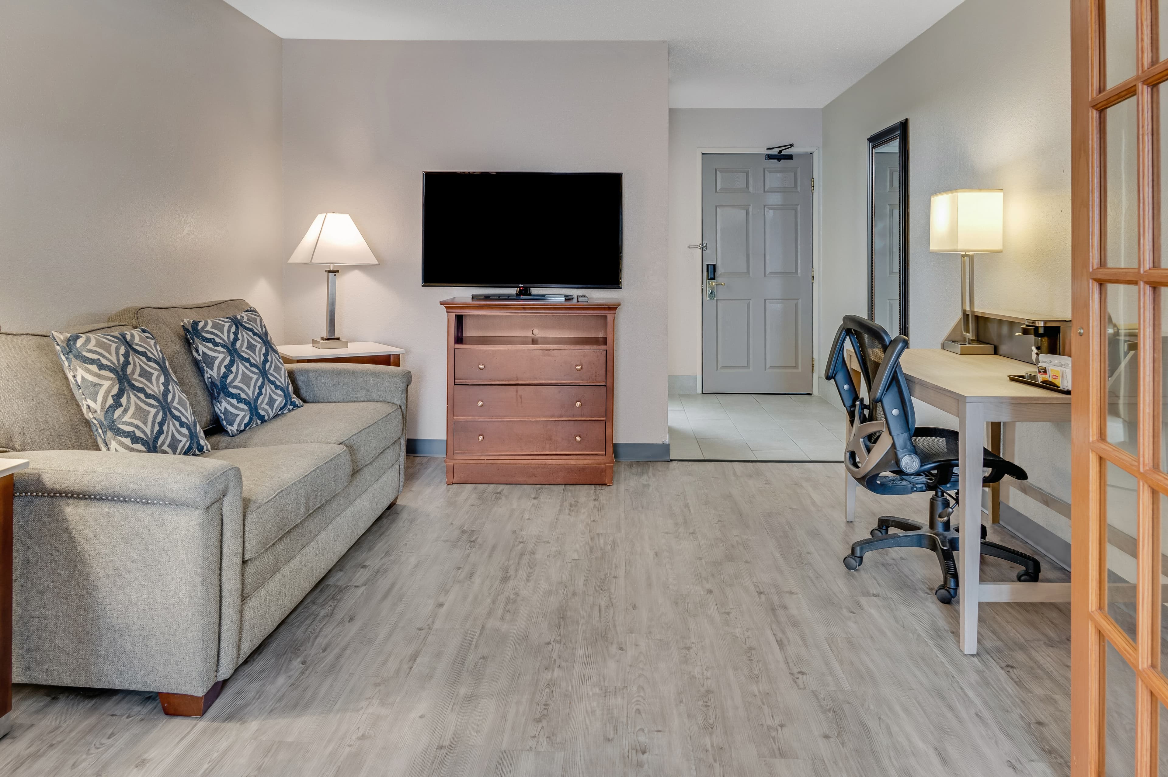 Country Inn & Suites by Radisson, Grand Rapids Airport, MI — 7