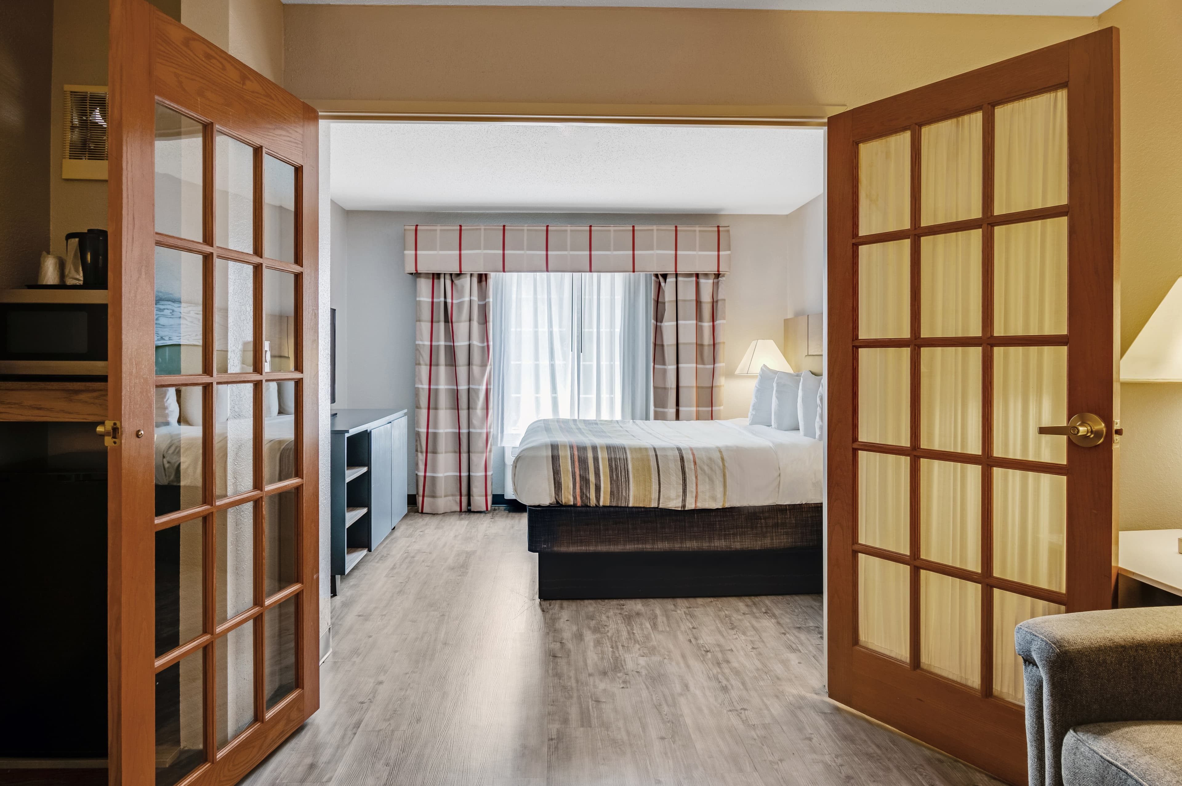 Country Inn & Suites by Radisson, Grand Rapids Airport, MI — 8