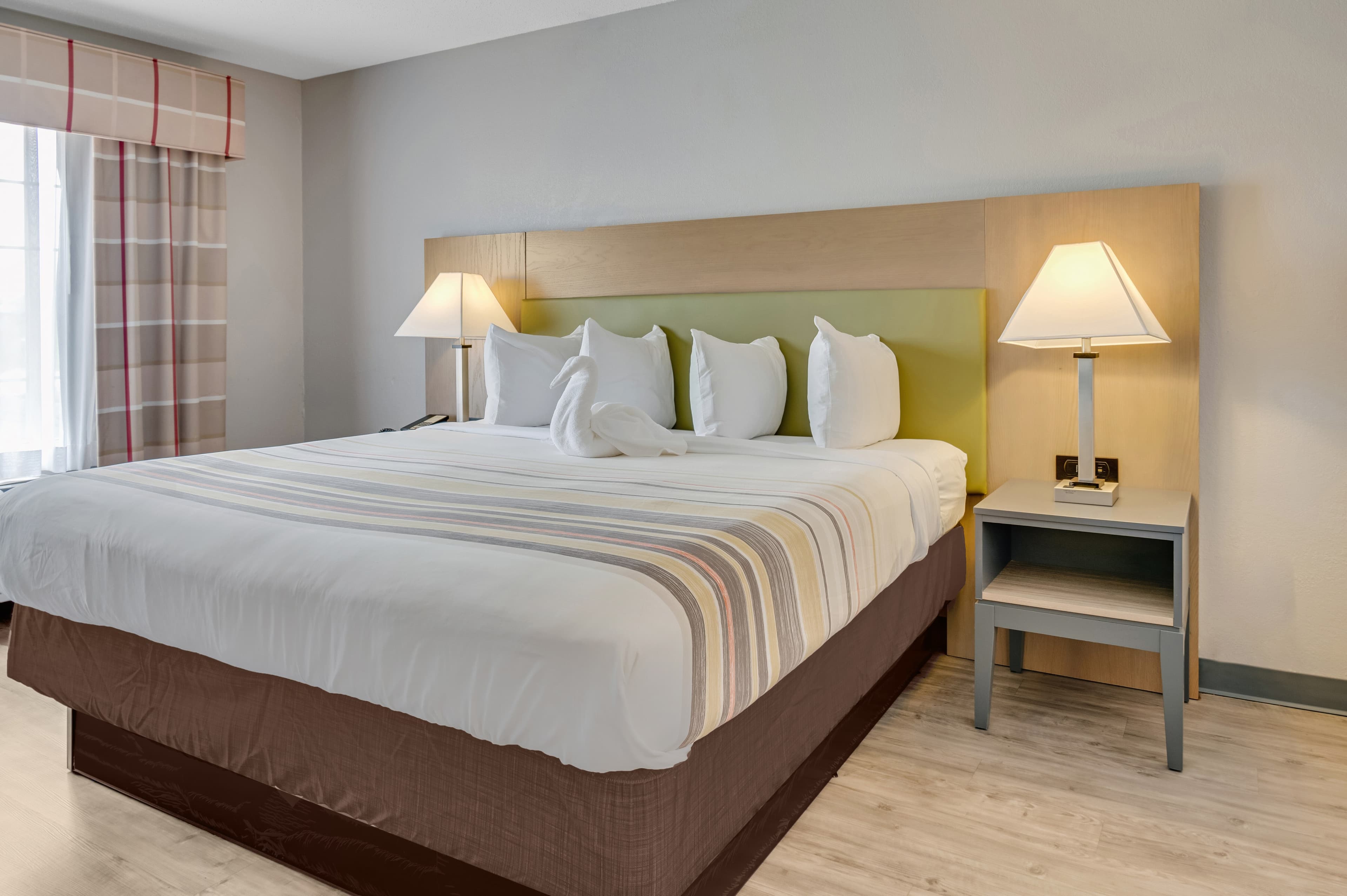 Country Inn & Suites by Radisson, Grand Rapids Airport, MI — 9
