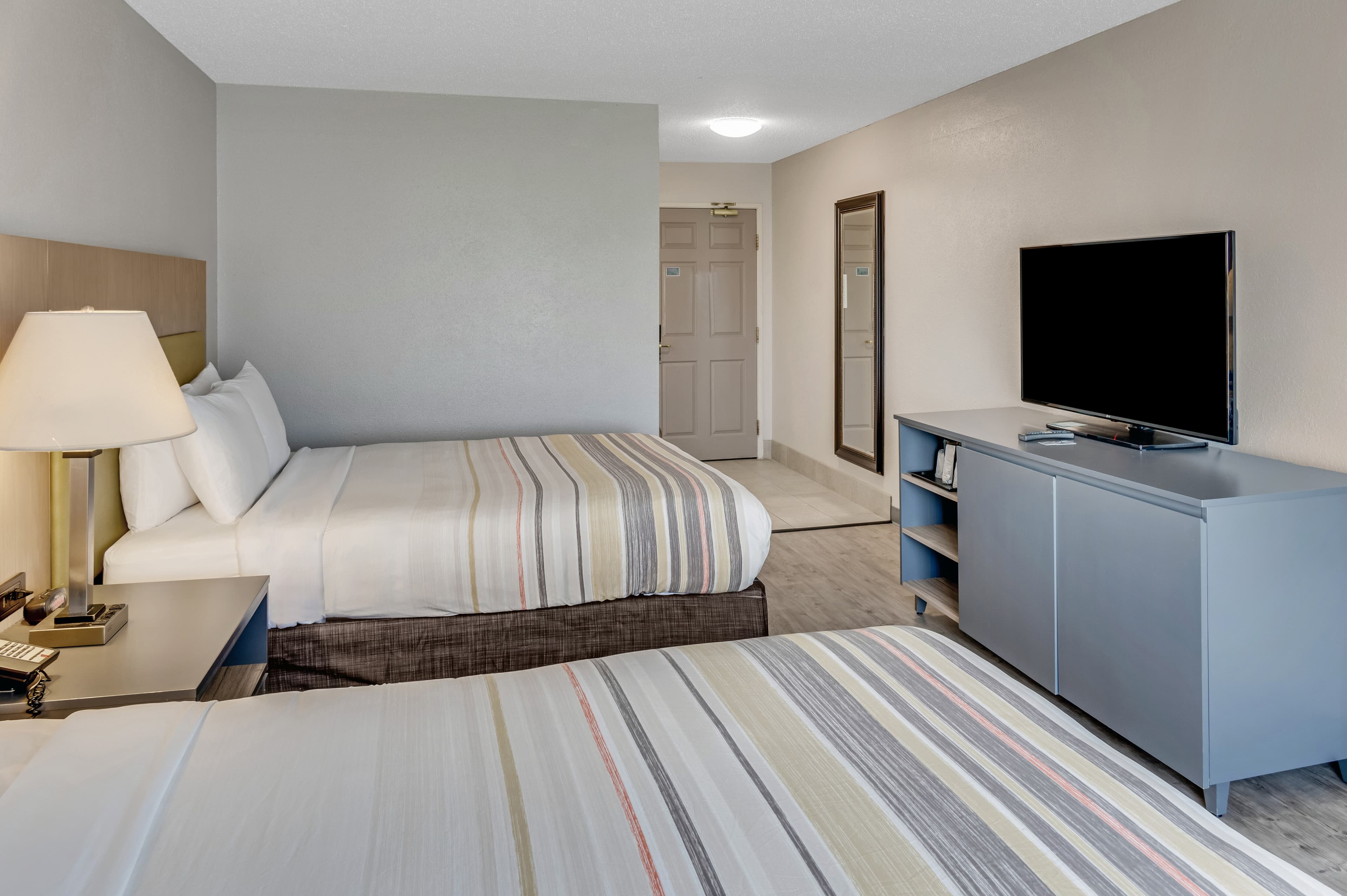 Country Inn & Suites by Radisson, Grand Rapids Airport, MI — 15