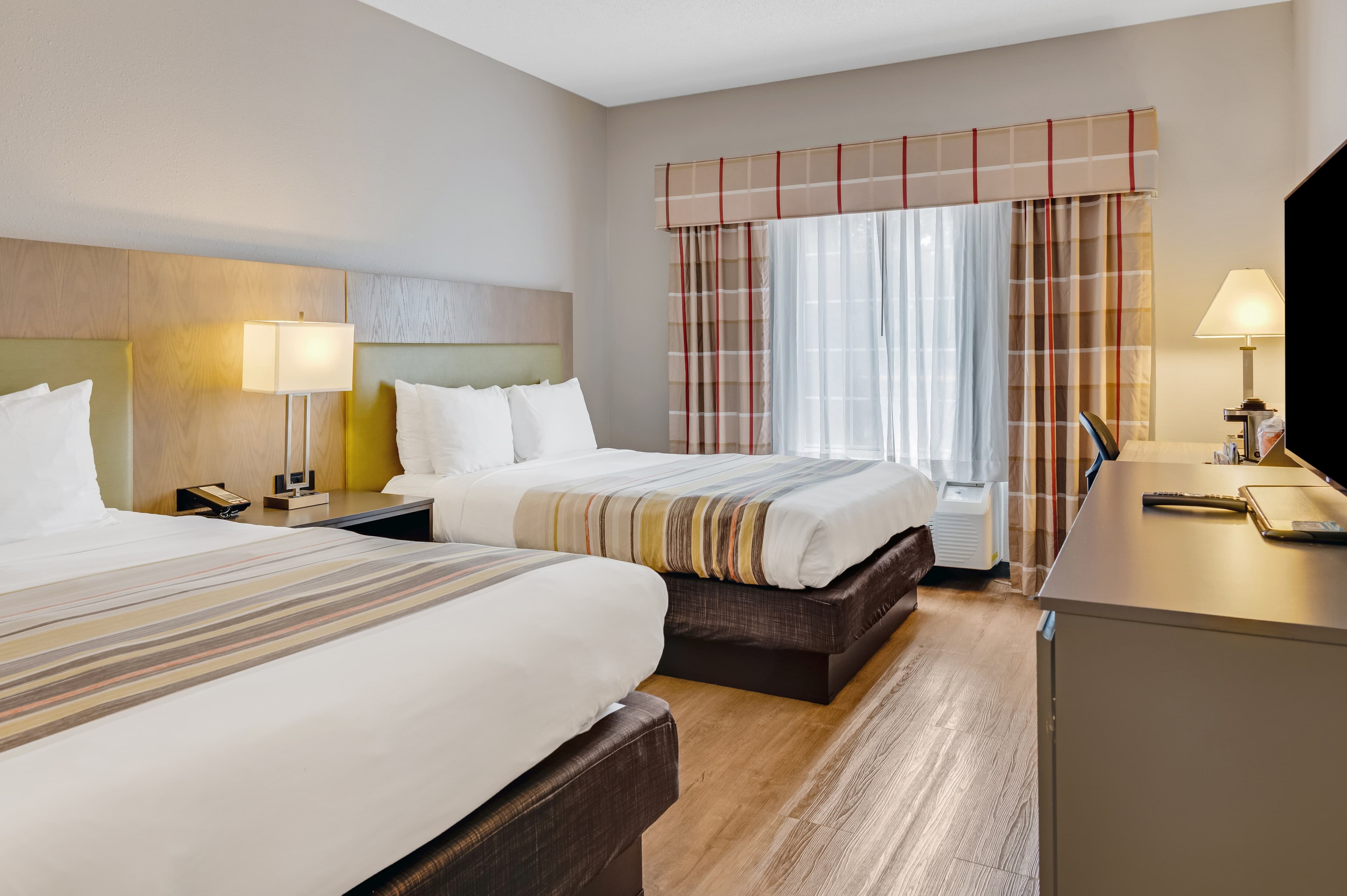 Country Inn & Suites by Radisson, Grand Rapids Airport, MI — 18