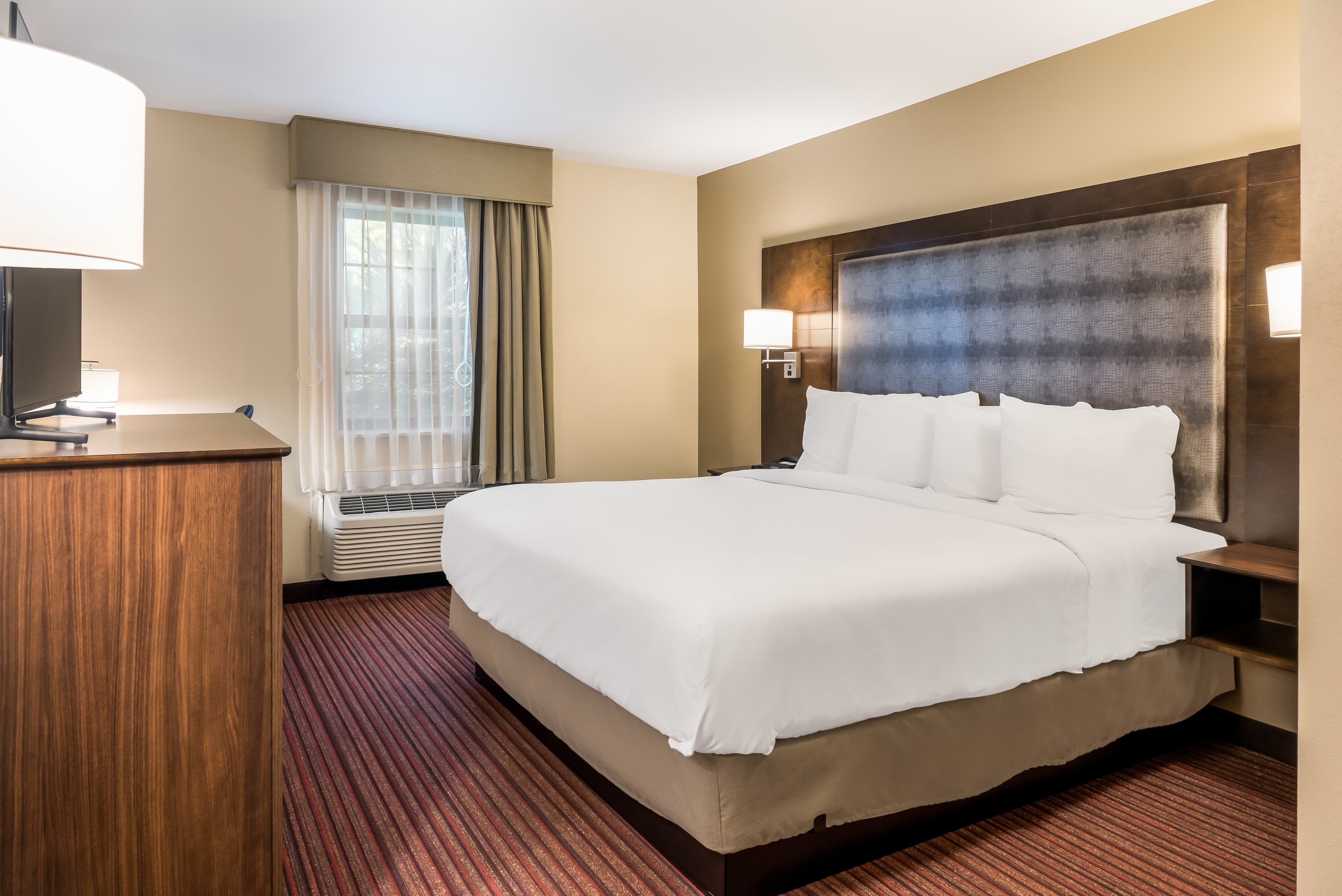 Country Inn & Suites by Radisson, Grandville-Grand Rapids West, MI - Image 2