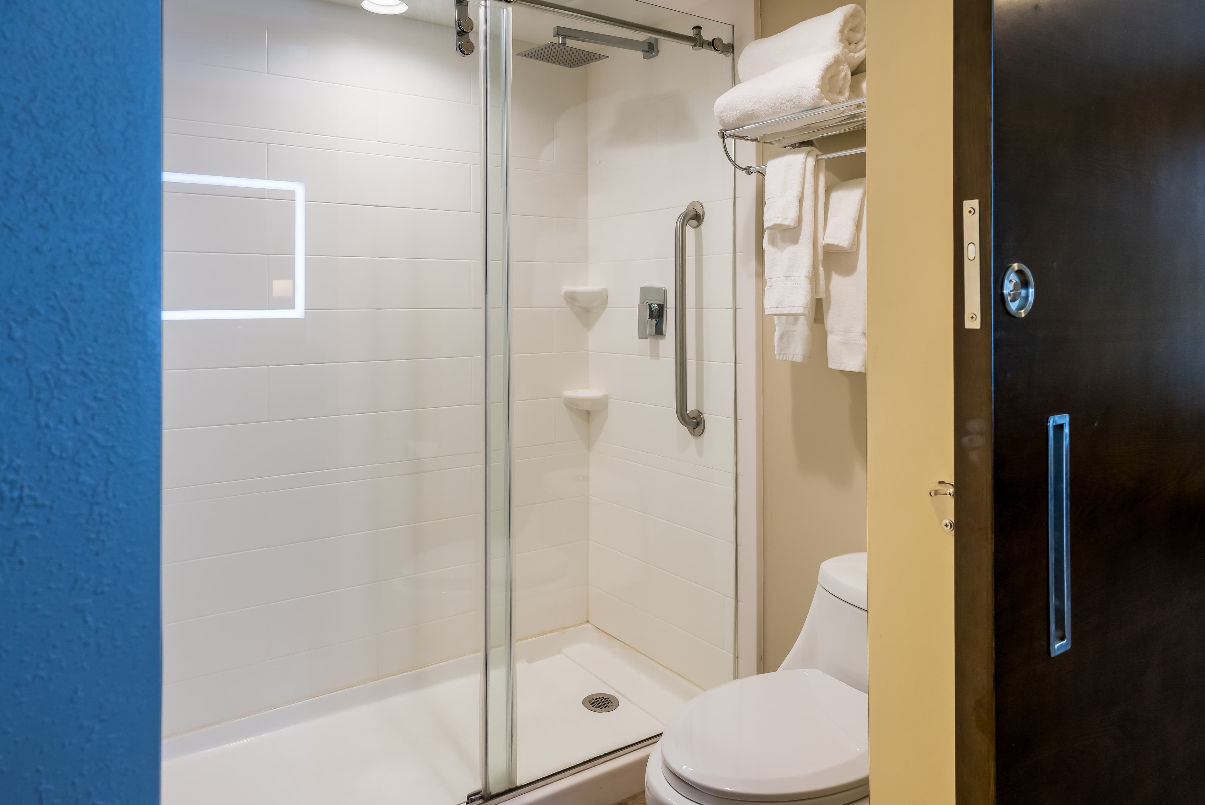 Country Inn & Suites by Radisson, Grandville-Grand Rapids West, MI — 11