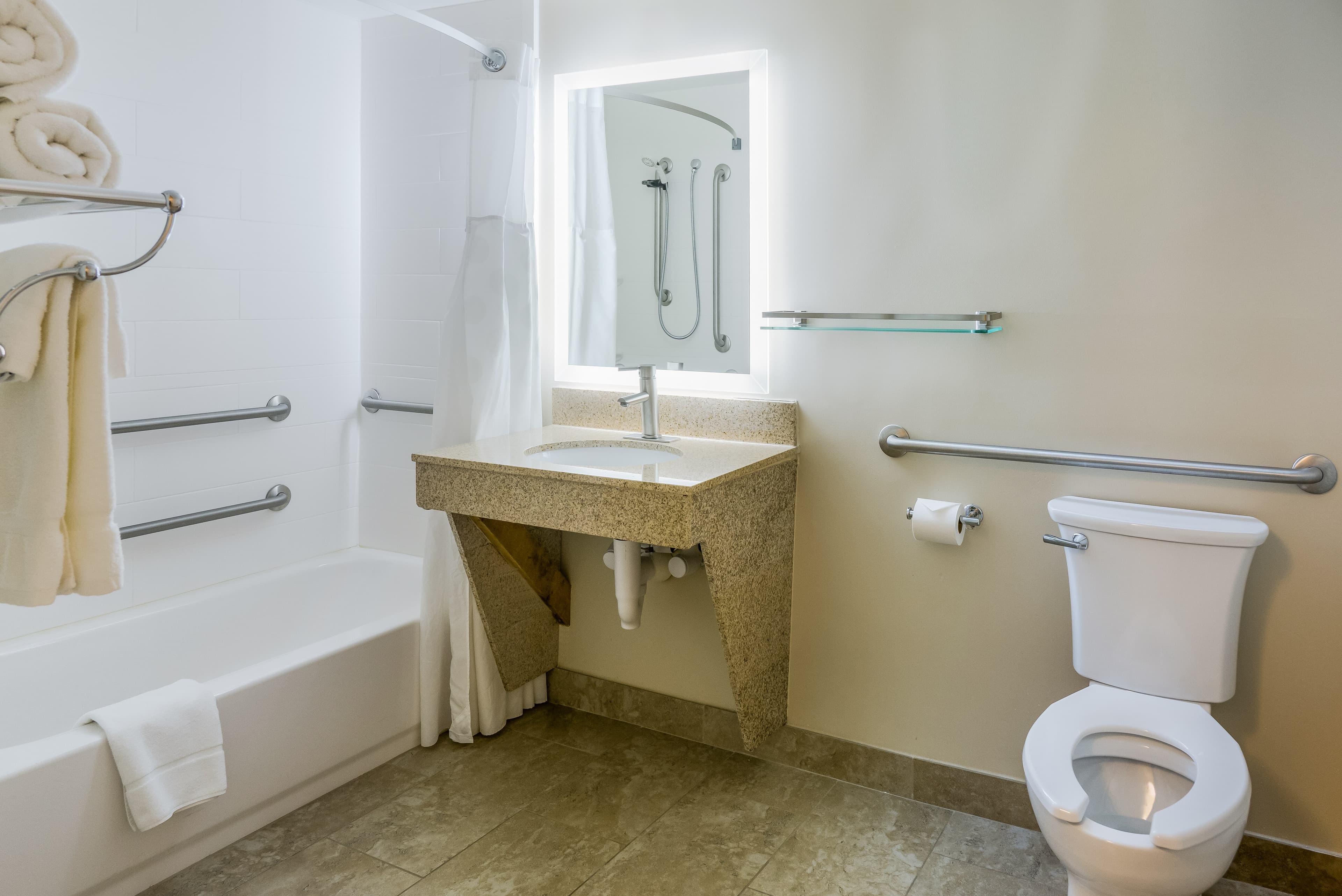 Country Inn & Suites by Radisson, Grandville-Grand Rapids West, MI — 27