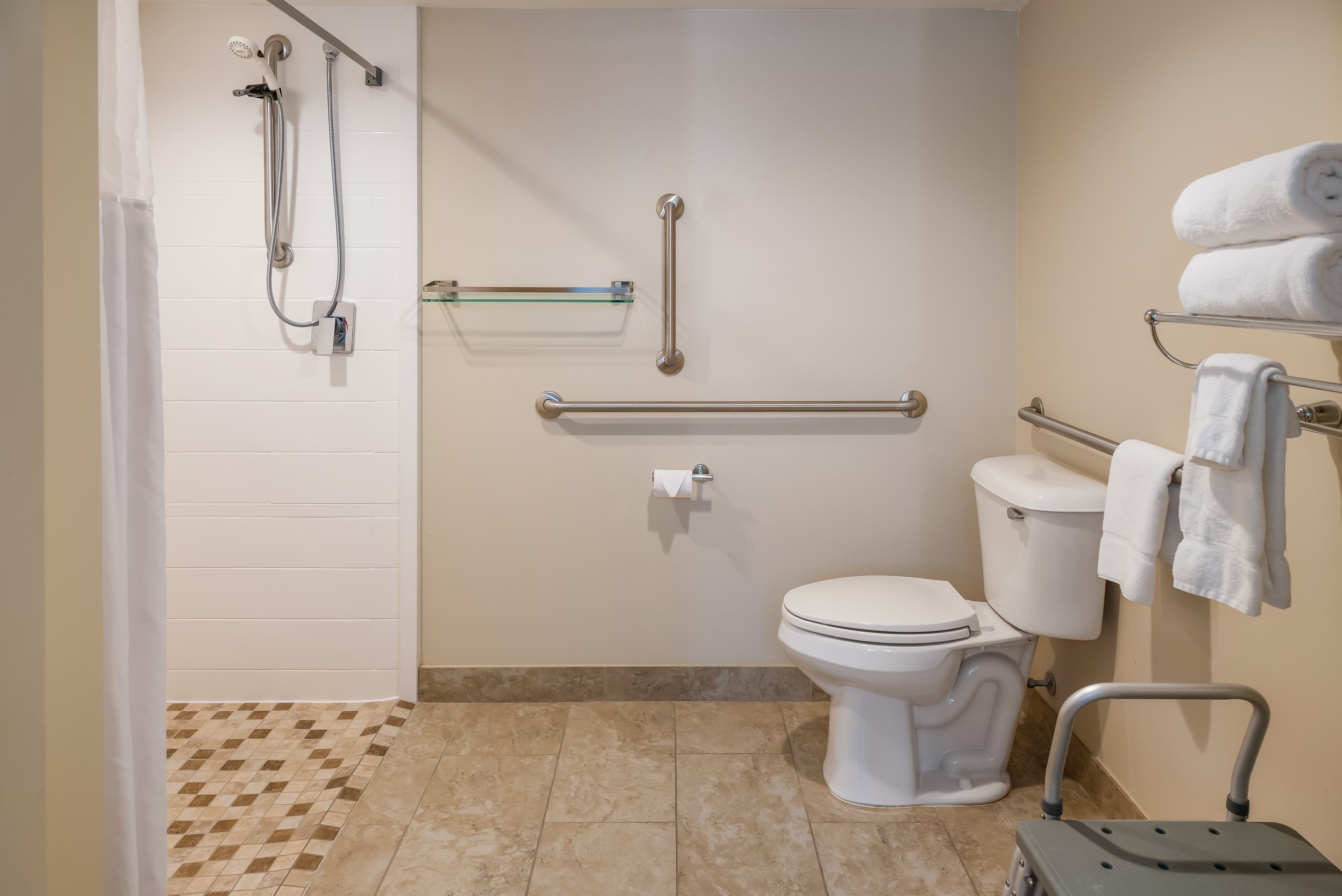 Country Inn & Suites by Radisson, Grandville-Grand Rapids West, MI — 32
